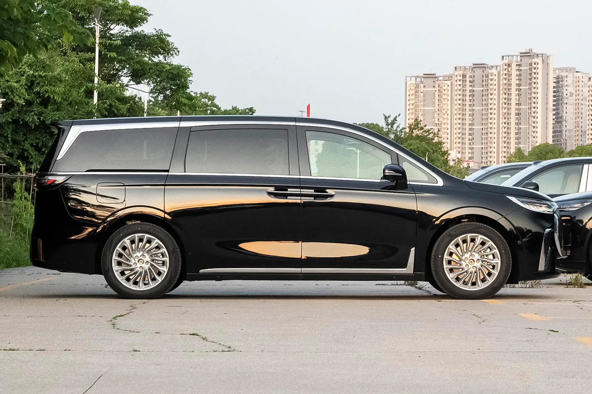  Dreamer EV Long Range Premium
