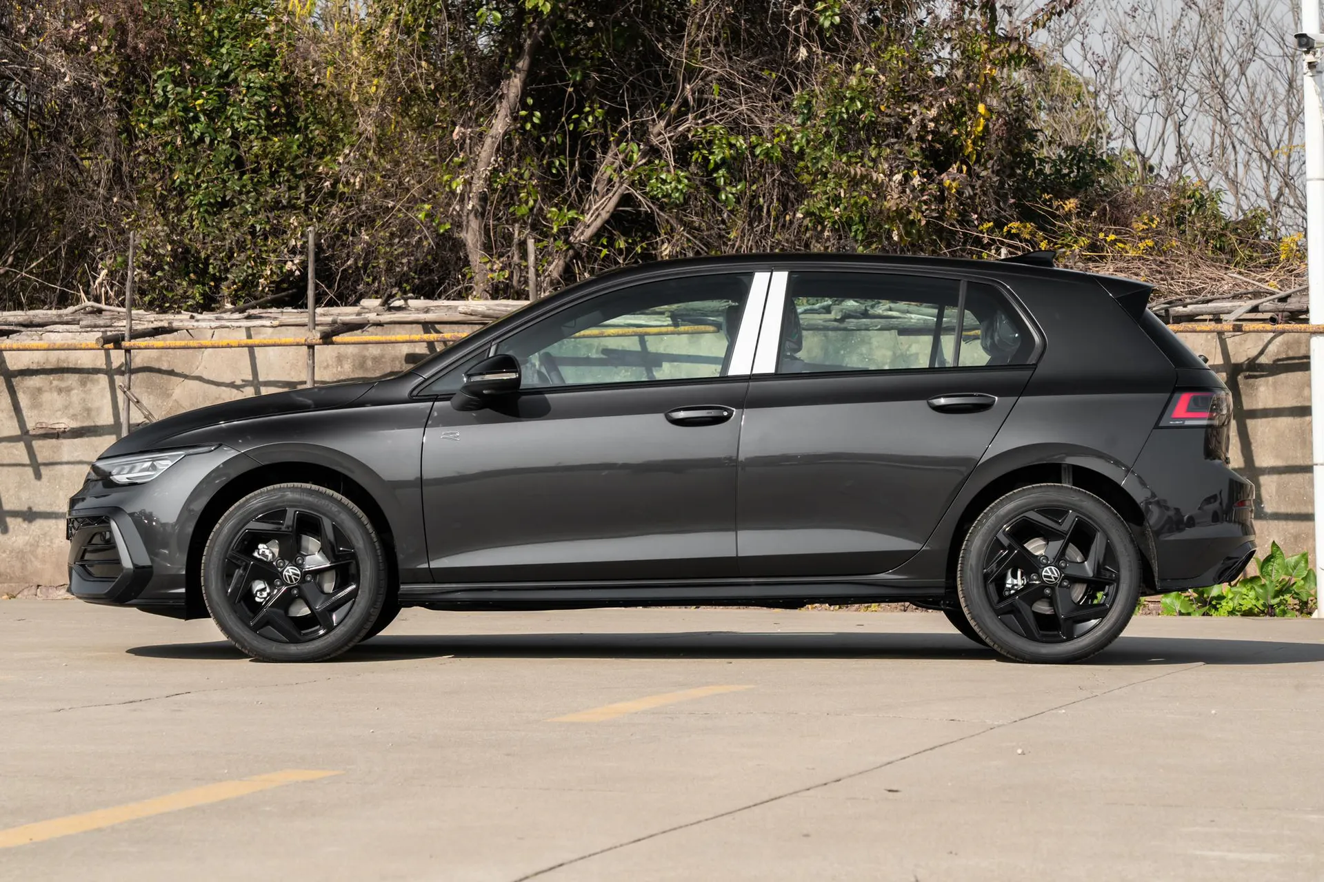  Golf 300 TSI R-Line