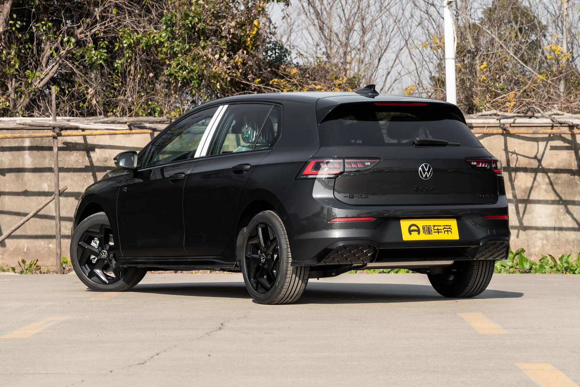  Golf 300 TSI R-Line