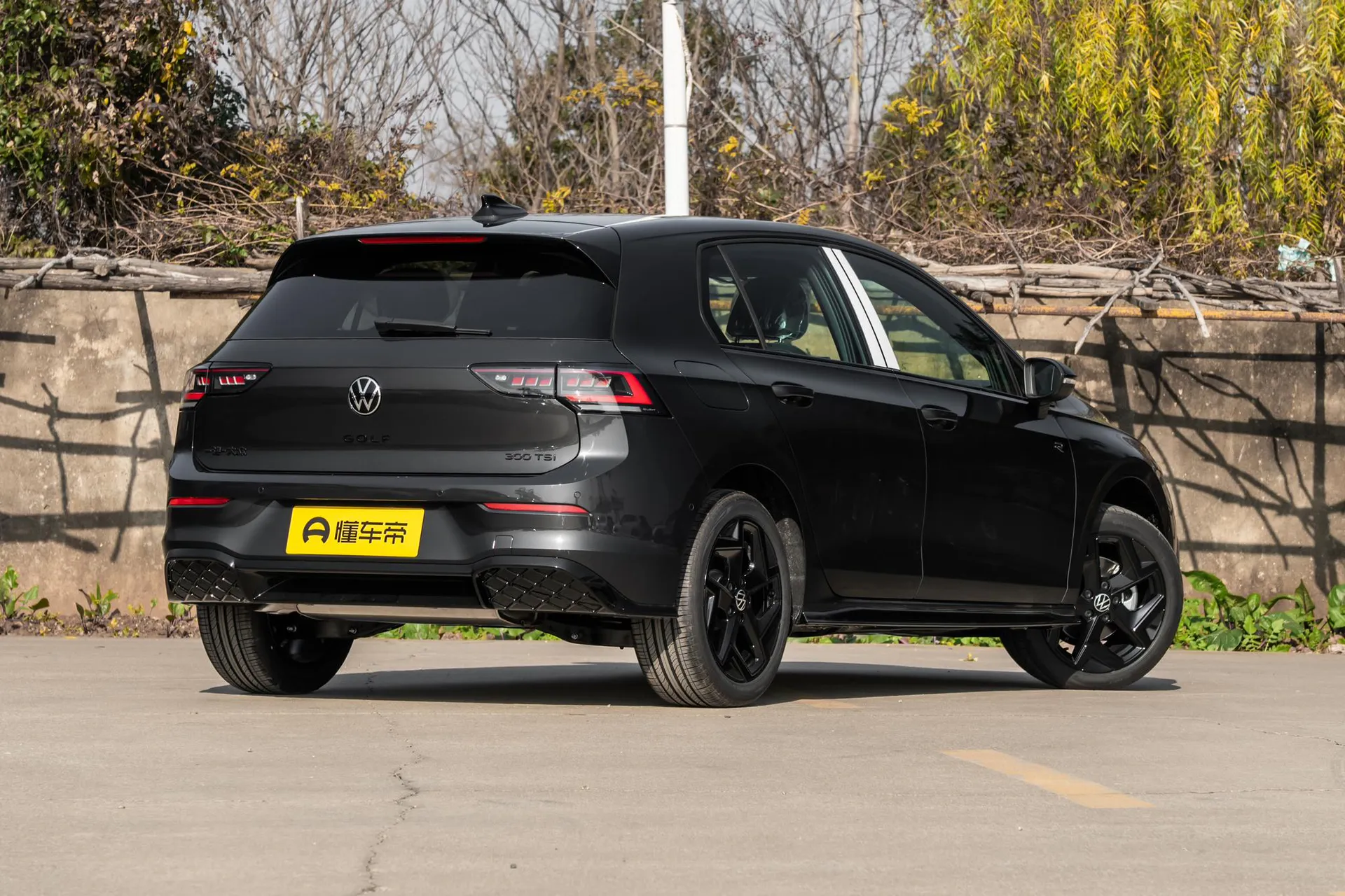  Golf 300 TSI R-Line