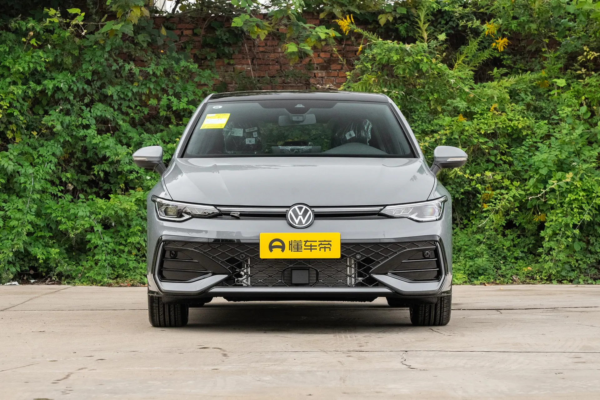  Golf 300 TSI R-Line