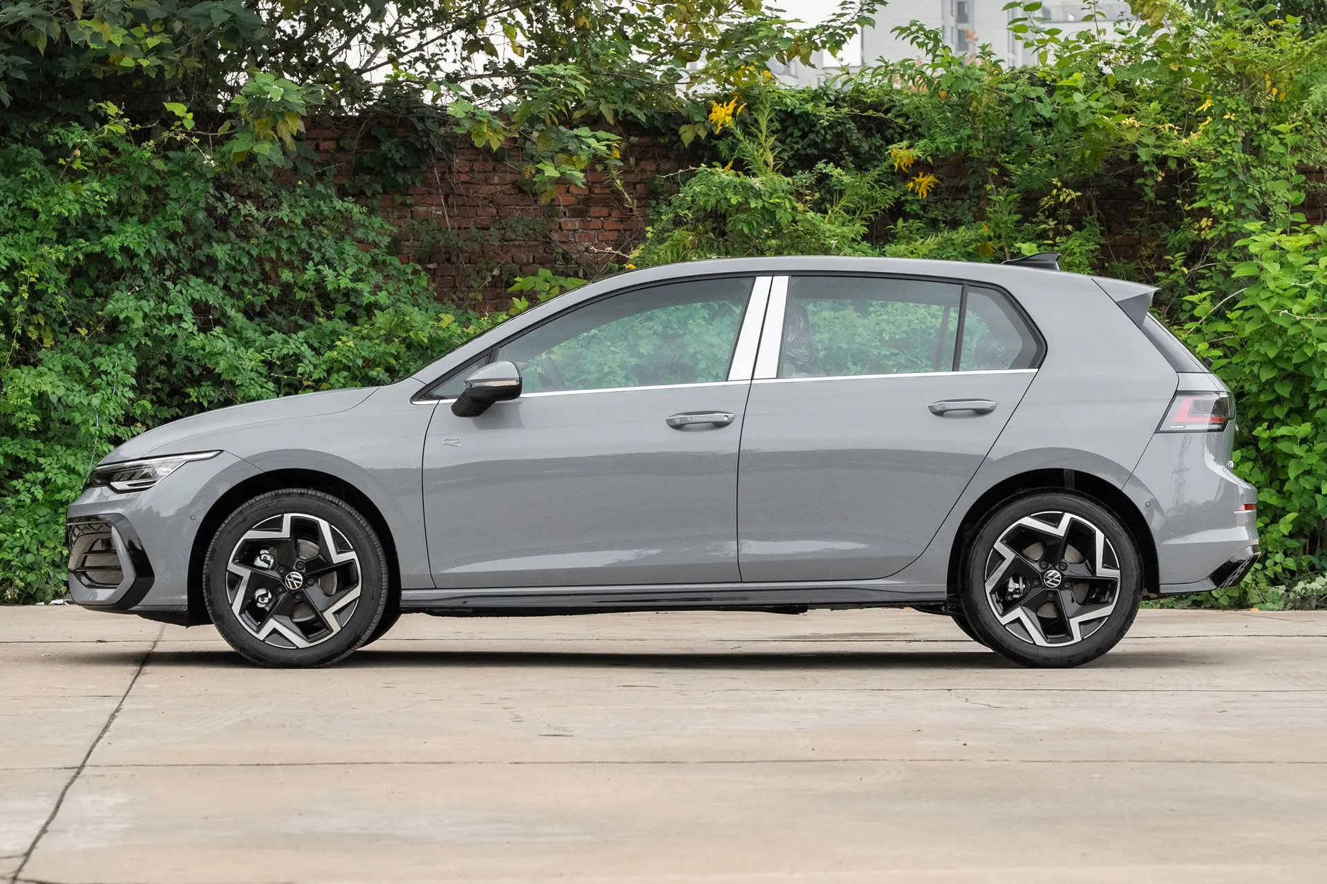 Golf 300 TSI R-Line