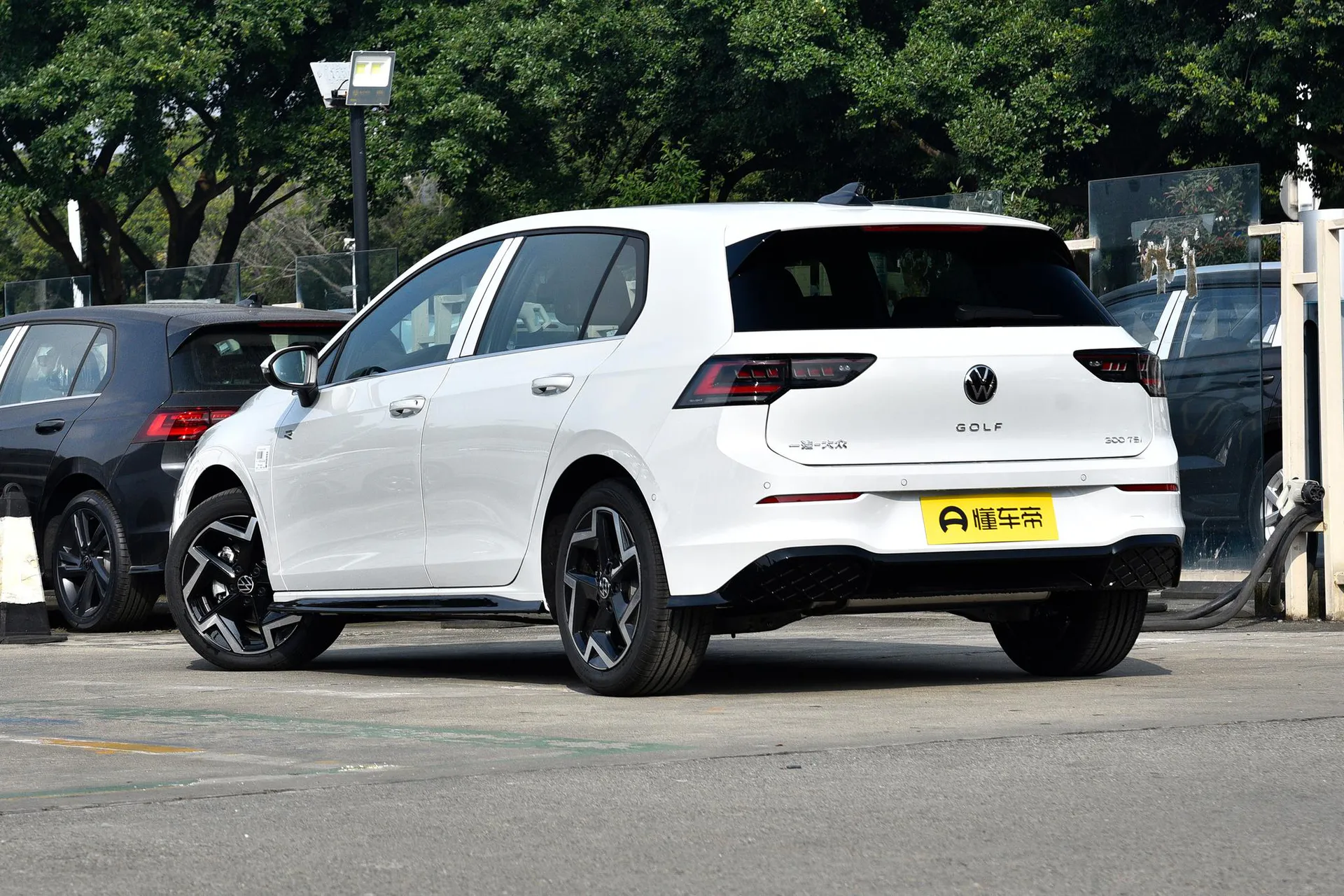  Golf 300 TSI R-Line