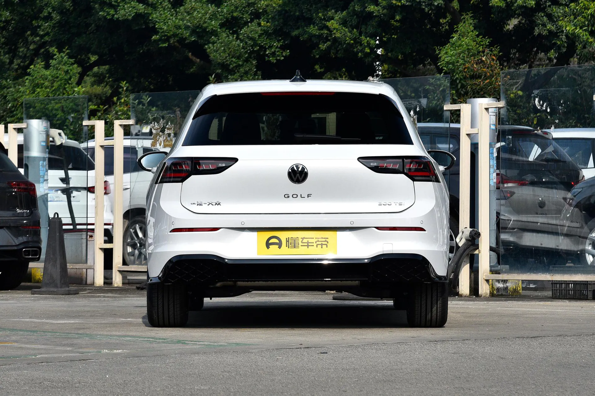  Golf 300 TSI R-Line