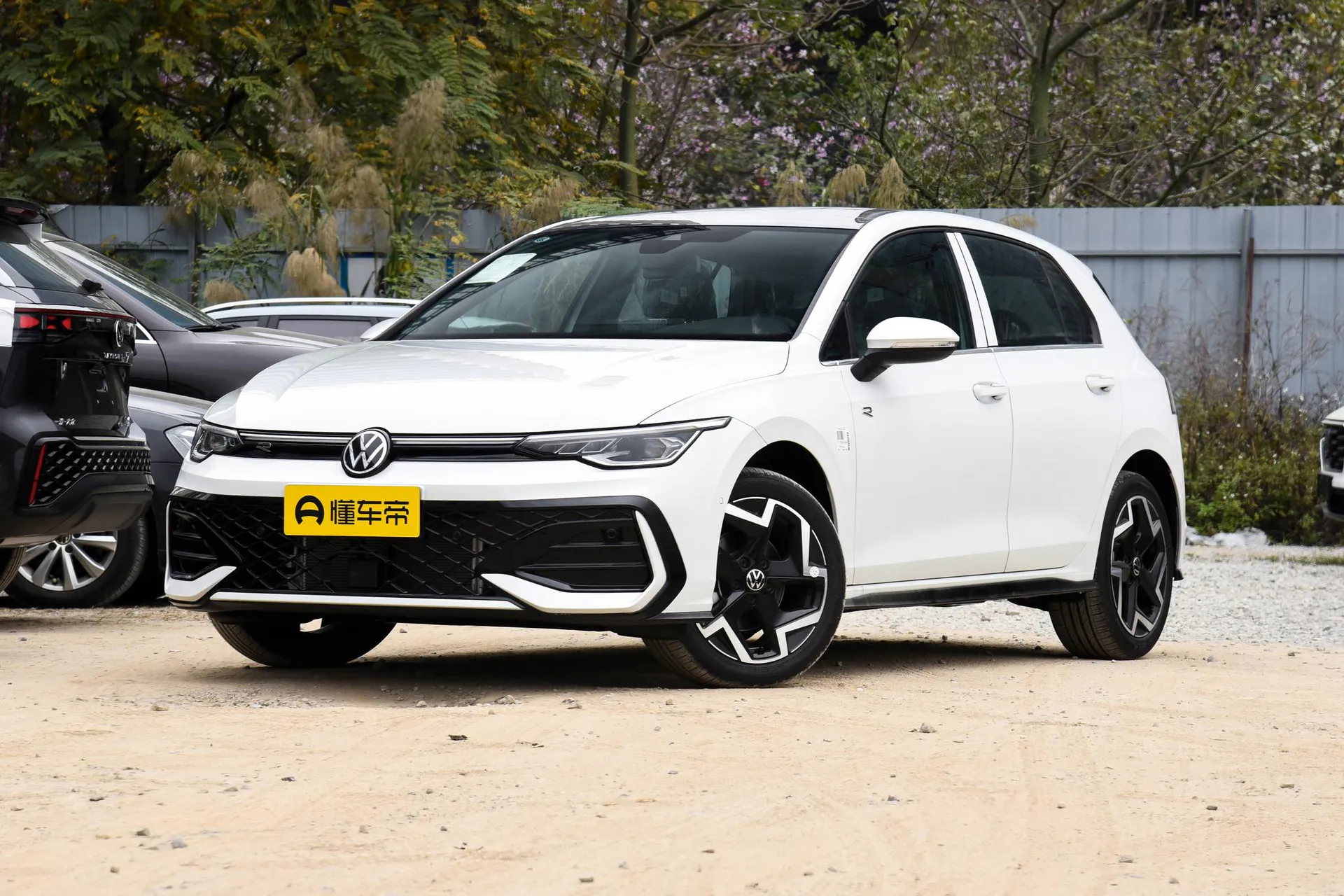  Golf 300 TSI R-Line