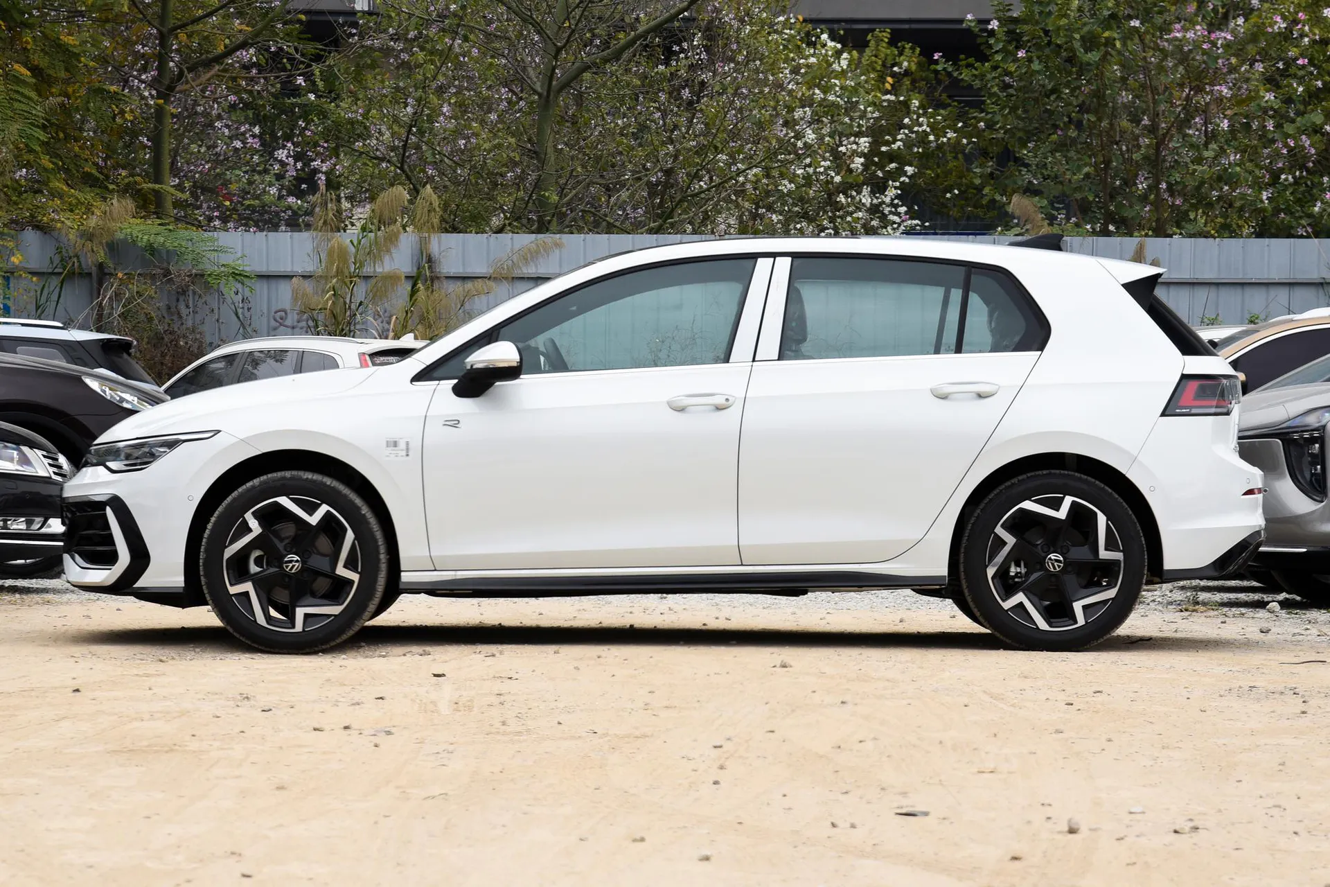  Golf 300 TSI R-Line