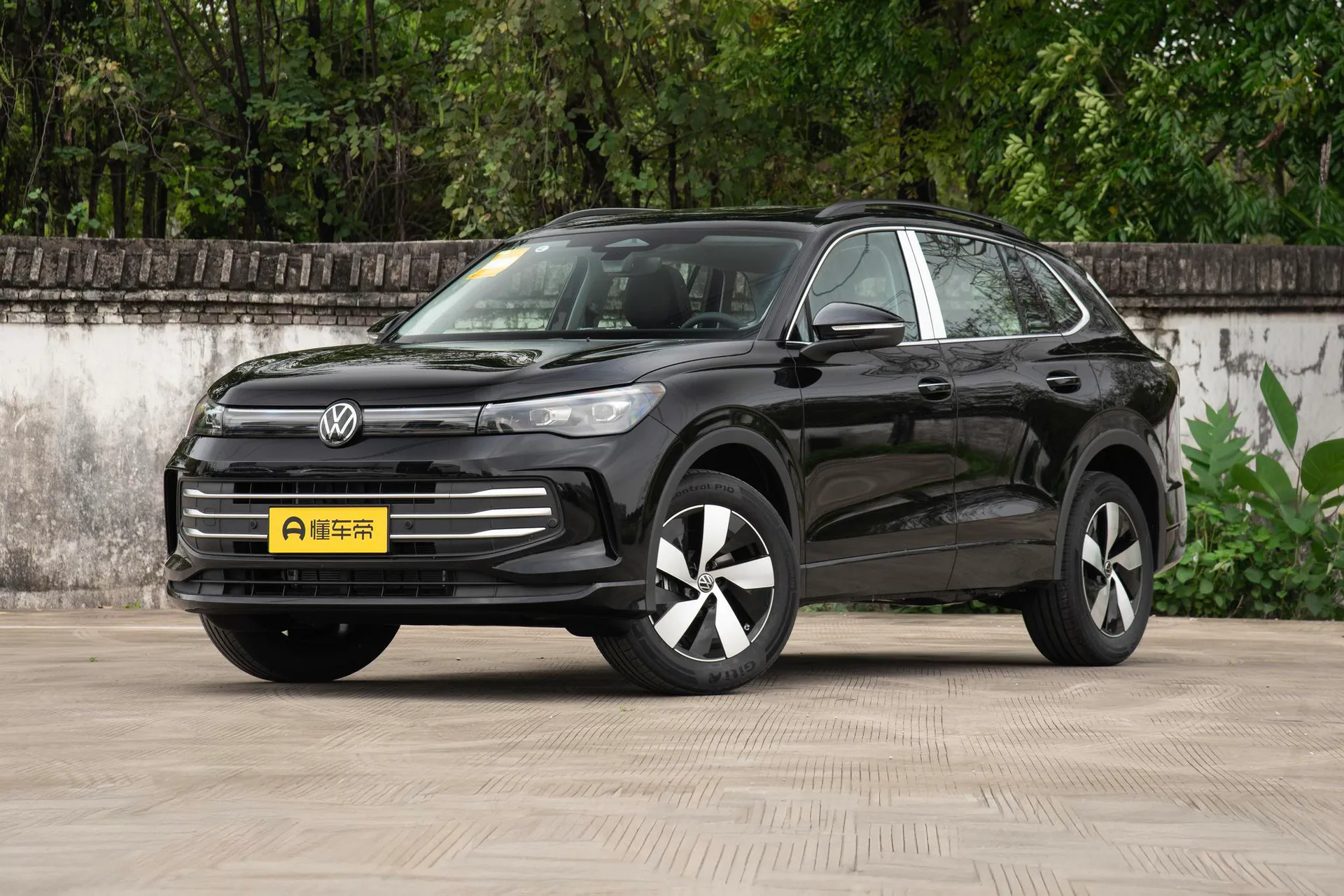  Tiguan L Pro 300 TSI FWD Smart Joy