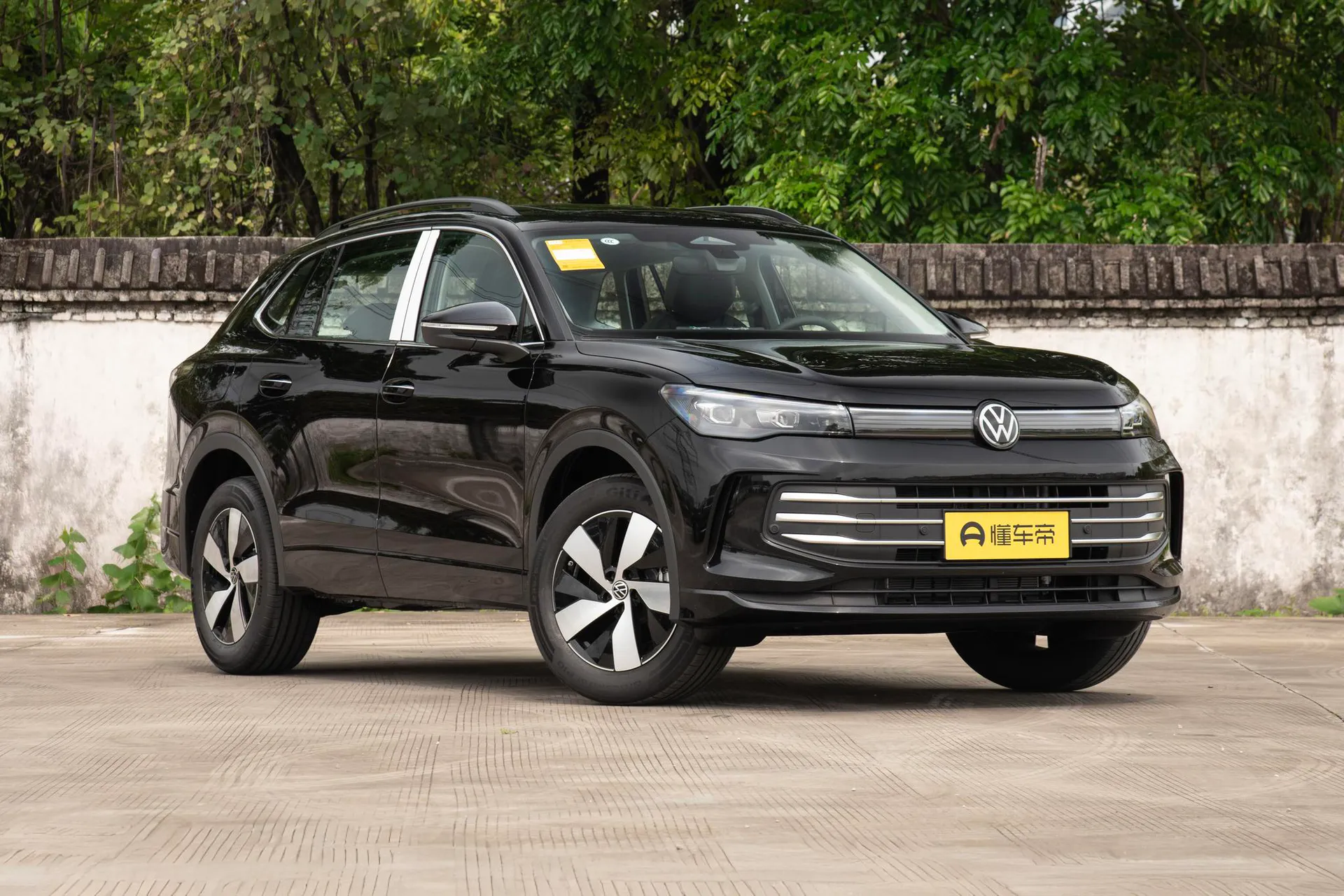  Tiguan L Pro 300 TSI FWD Smart Joy