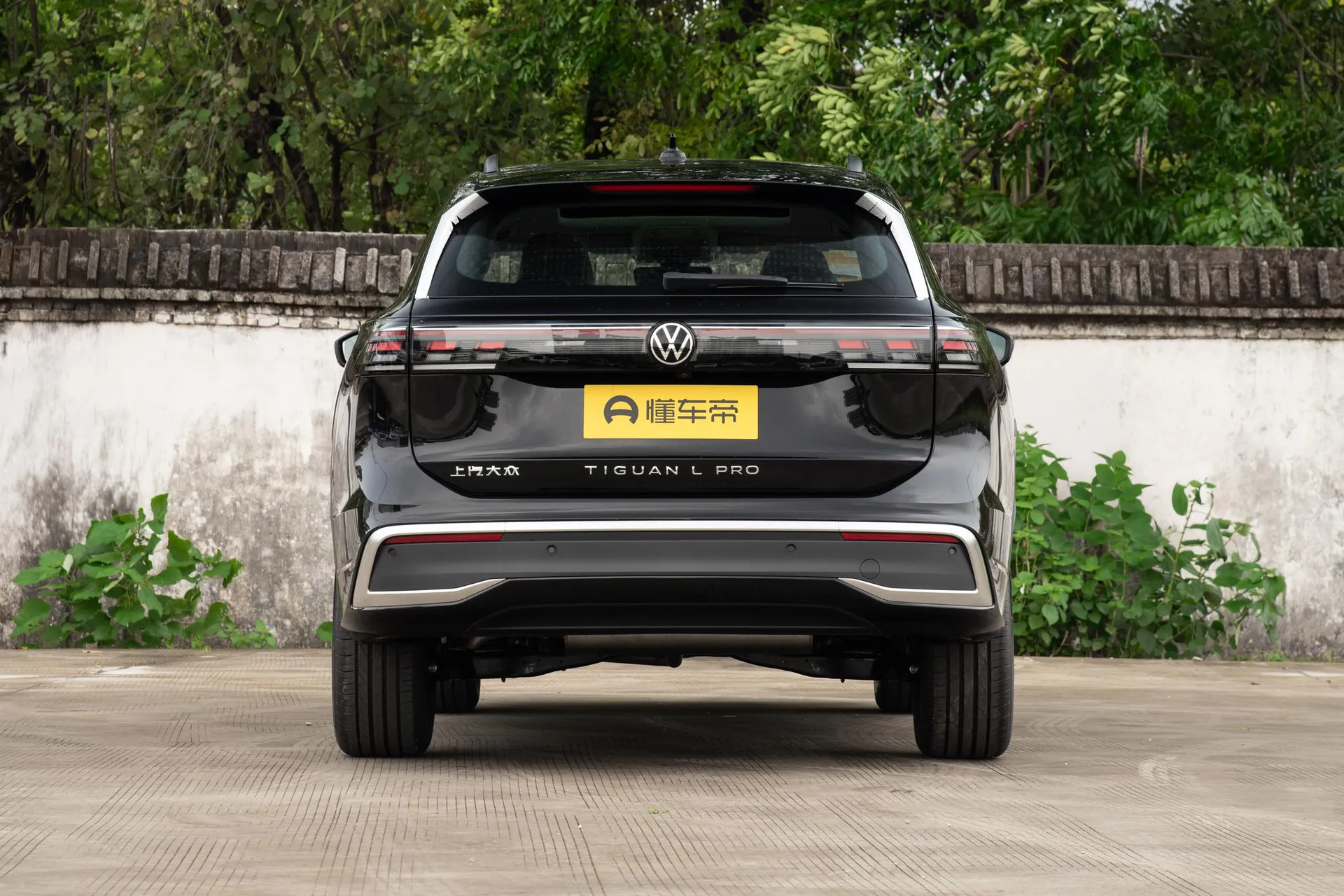  Tiguan L Pro 300 TSI FWD Smart Joy