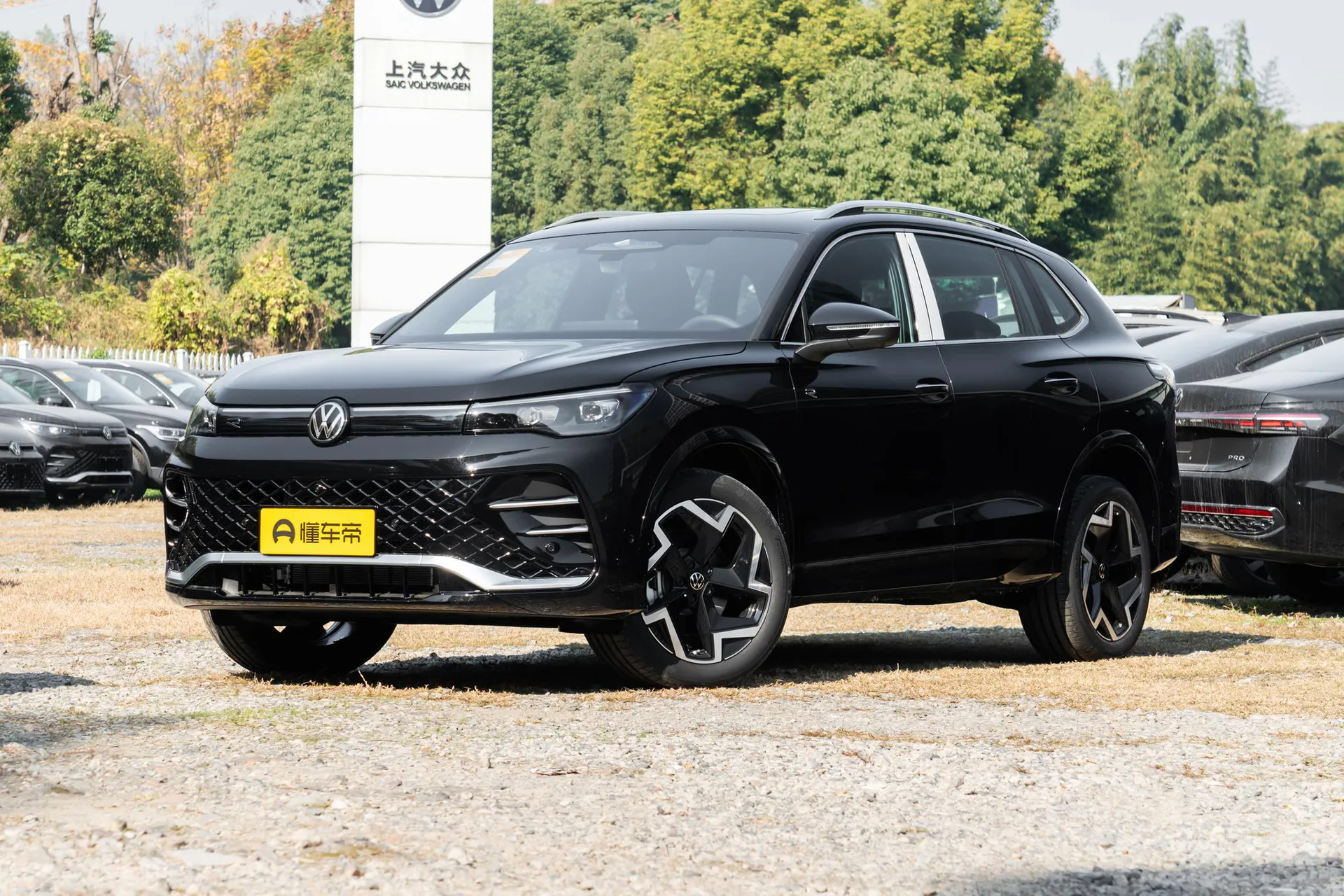 Внедорожник Volkswagen Tiguan L Pro 380 TSI FWD R-Line Pilot (2026)