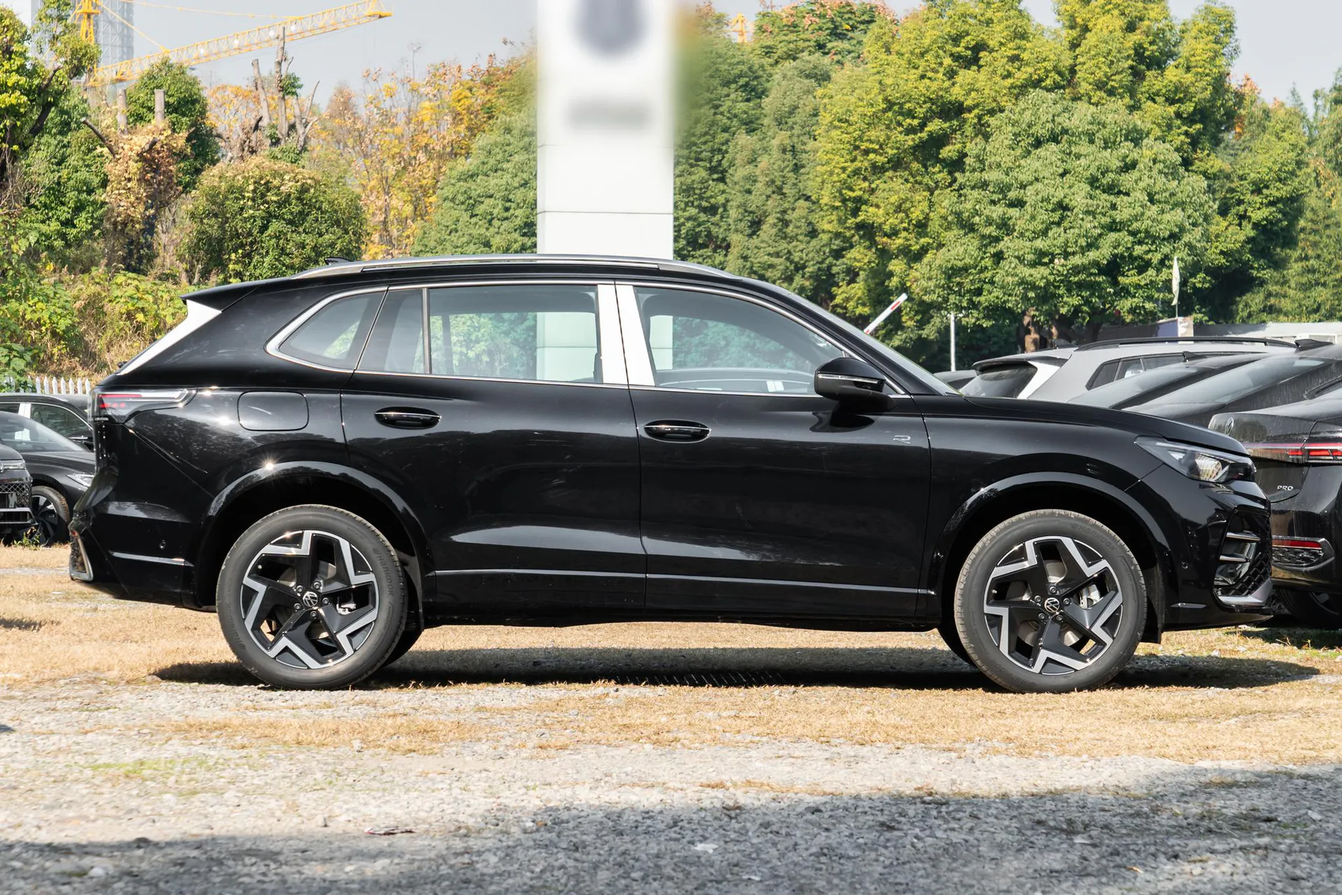  Tiguan L Pro 380 TSI FWD R-Line Pilot