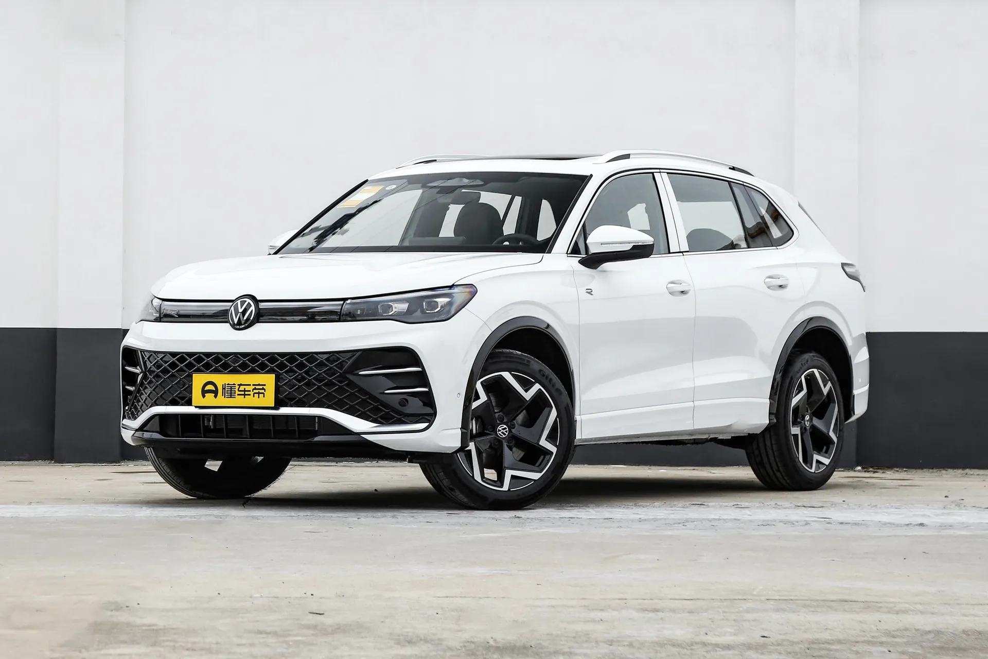  Tiguan L Pro 380 TSI FWD R-Line Pilot