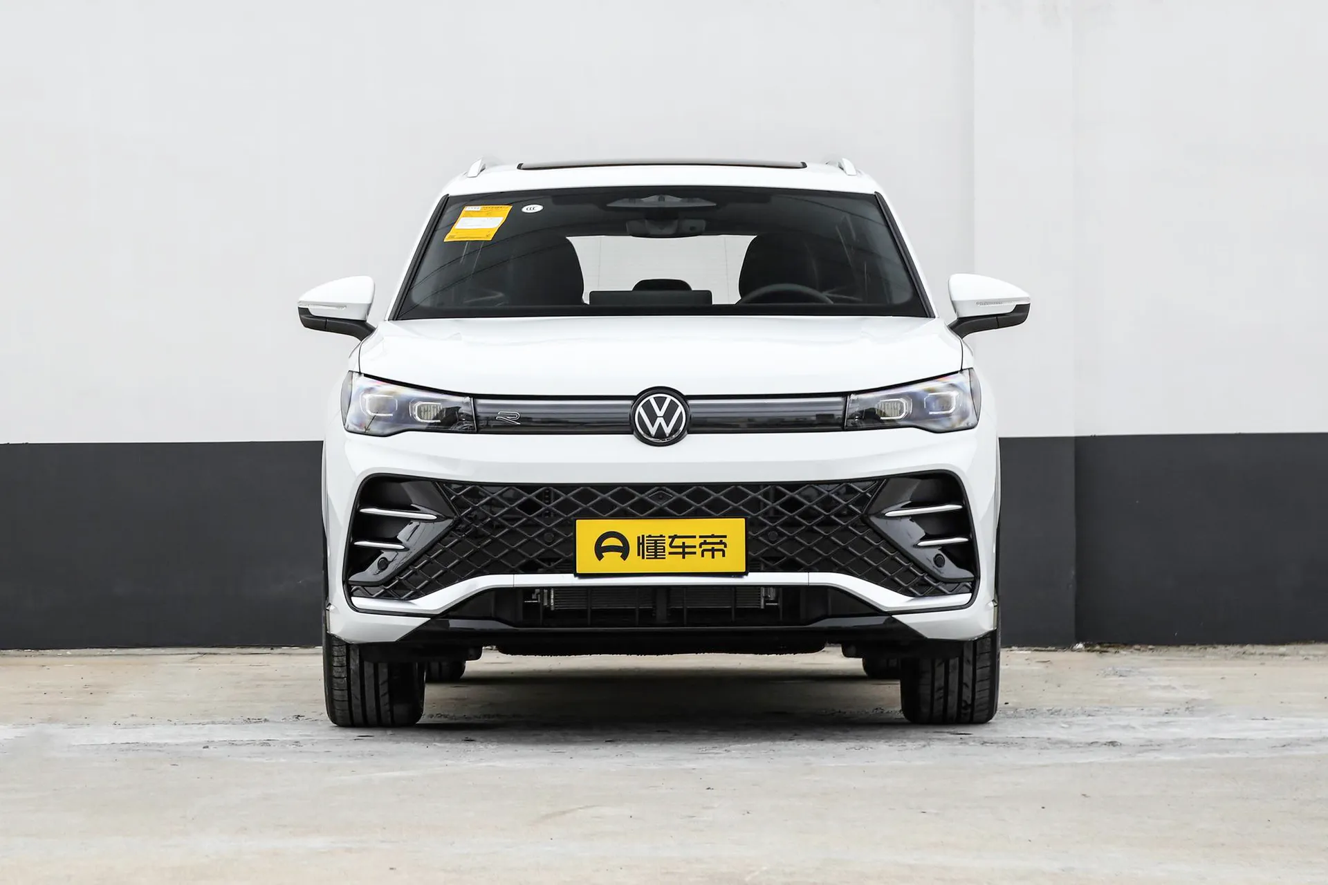  Tiguan L Pro 380 TSI FWD R-Line Pilot