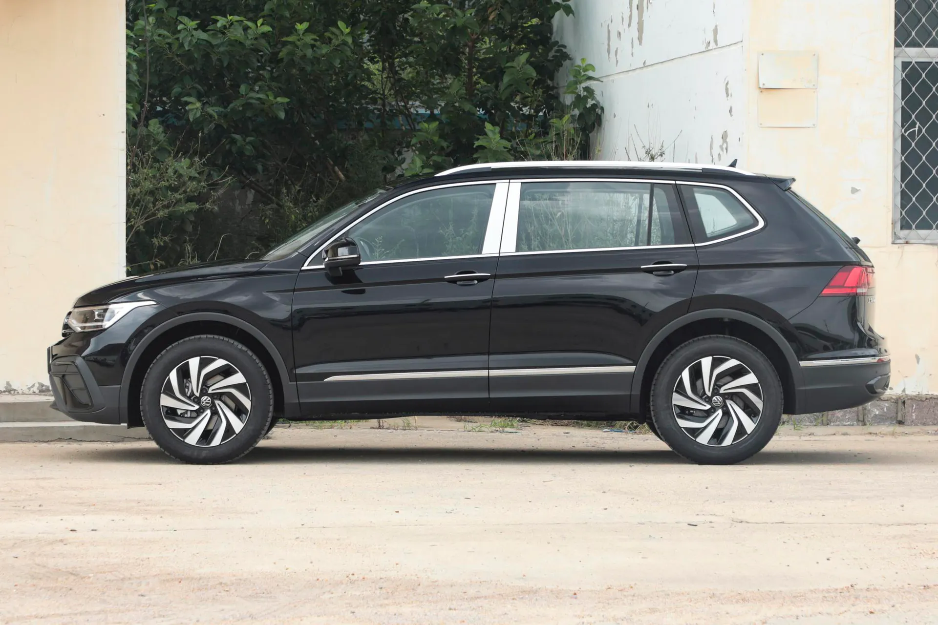  Tiguan L Outstanding 300 TSI FWD Dragon Teng