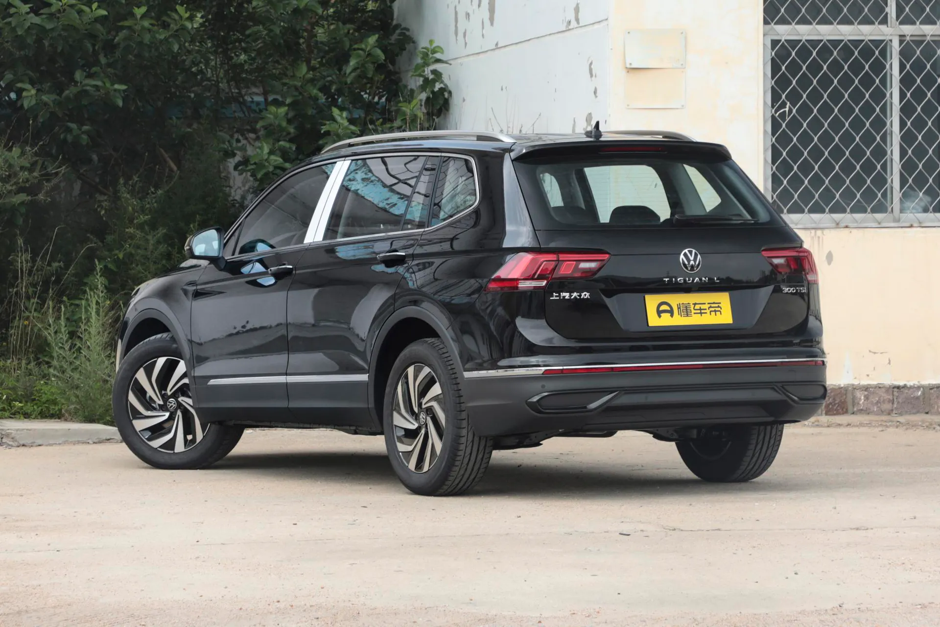  Tiguan L Outstanding 300 TSI FWD Dragon Teng