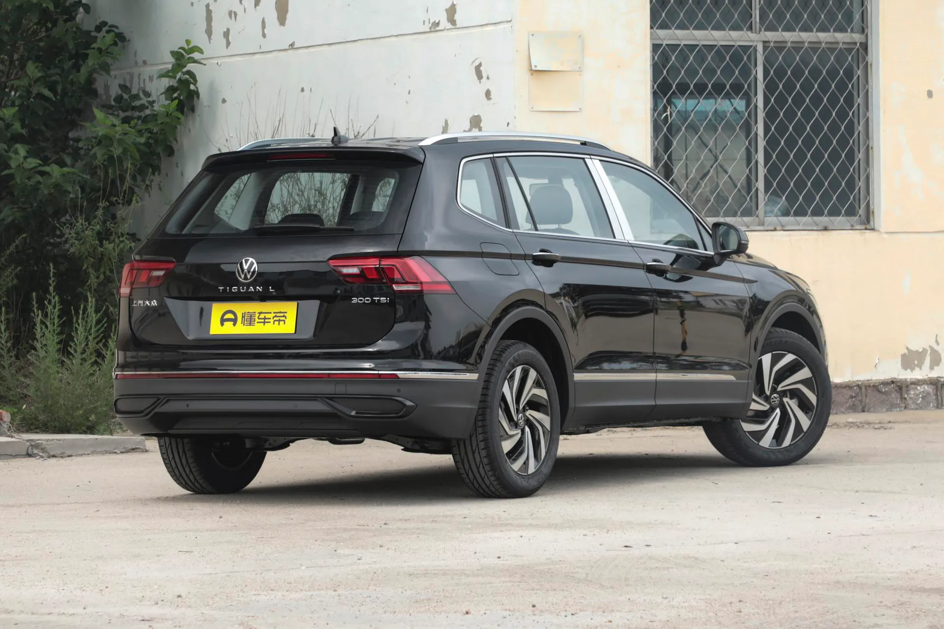  Tiguan L Outstanding 300 TSI FWD Dragon Teng