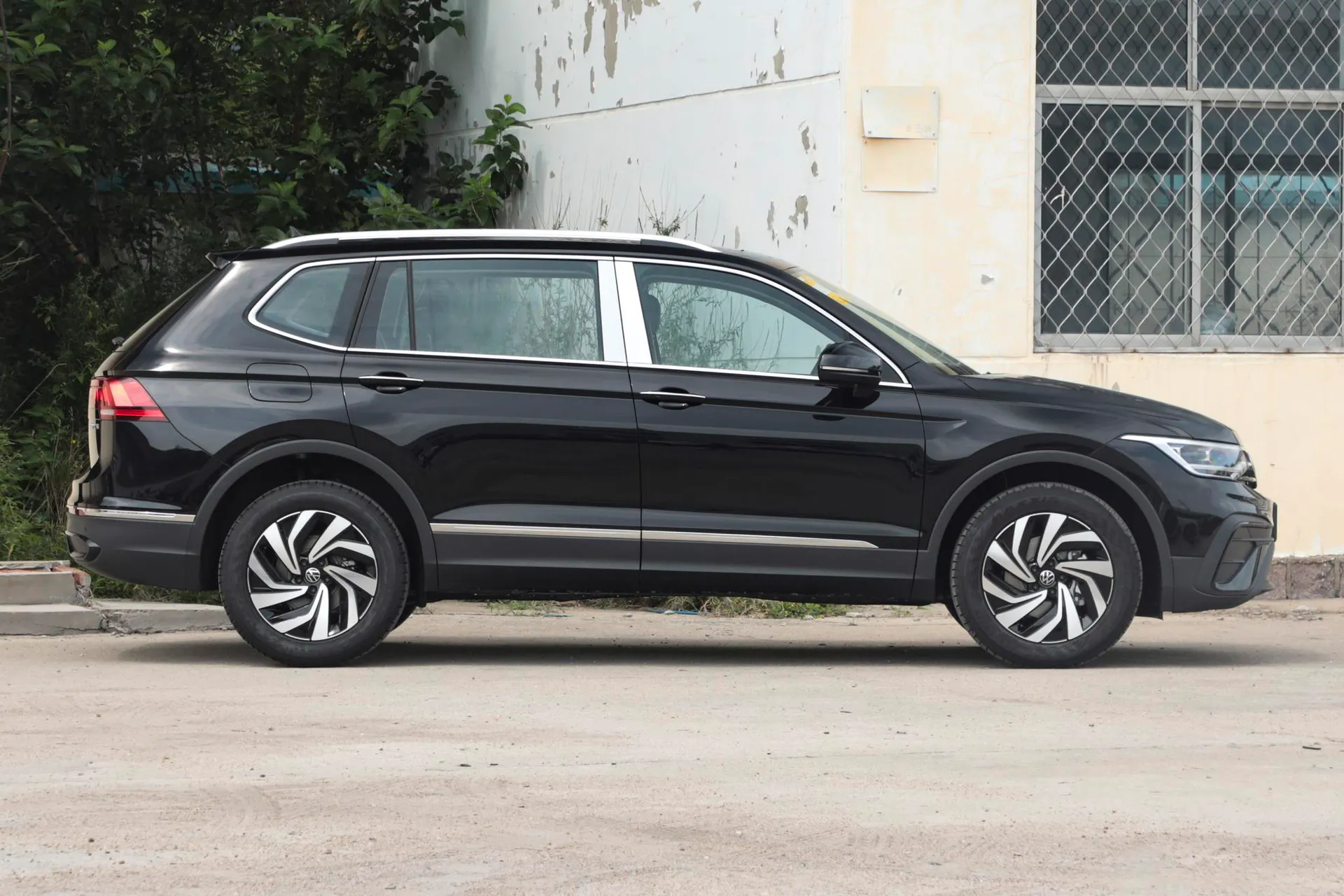  Tiguan L Outstanding 300 TSI FWD Dragon Teng