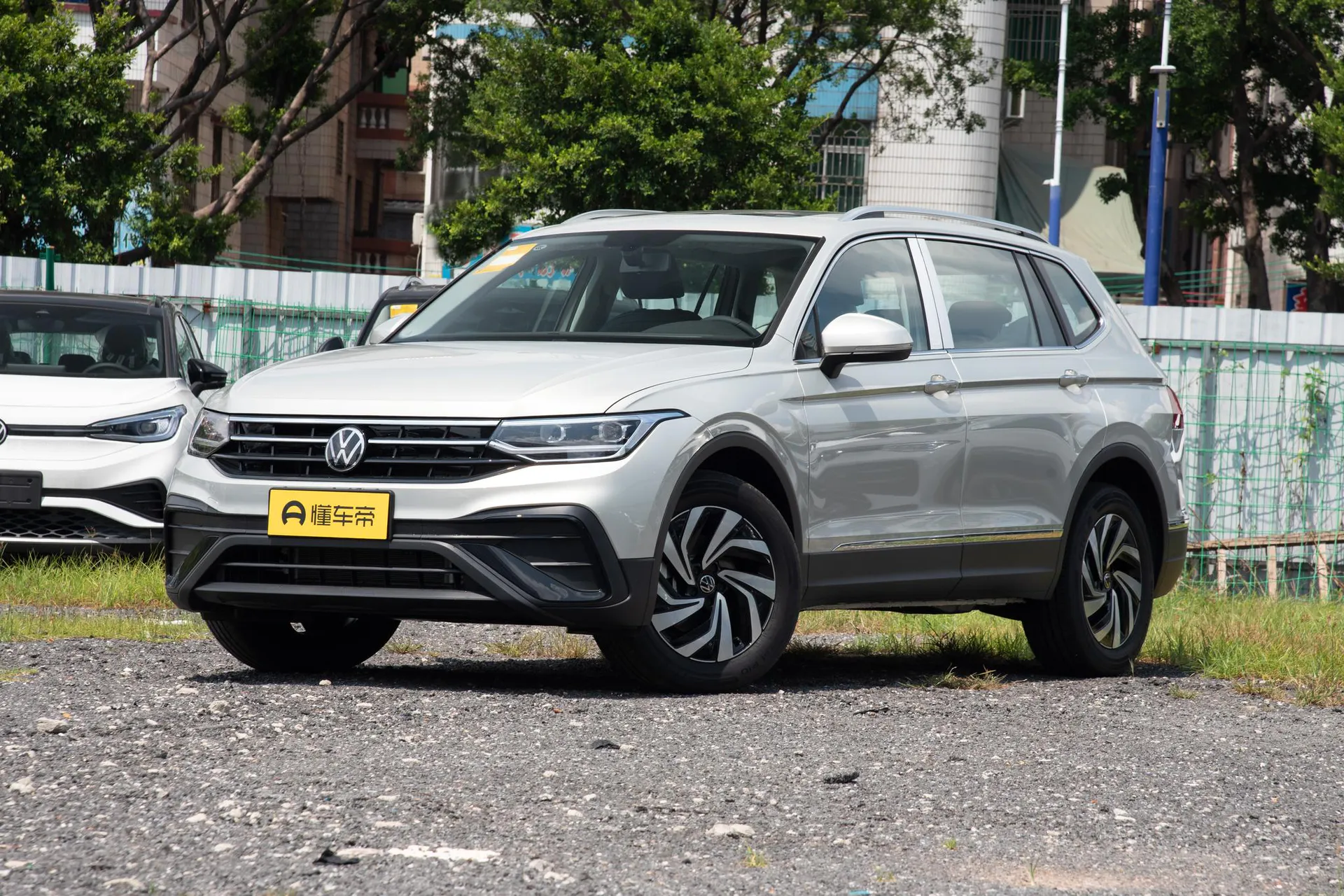  Tiguan L Outstanding 300 TSI FWD Dragon Teng