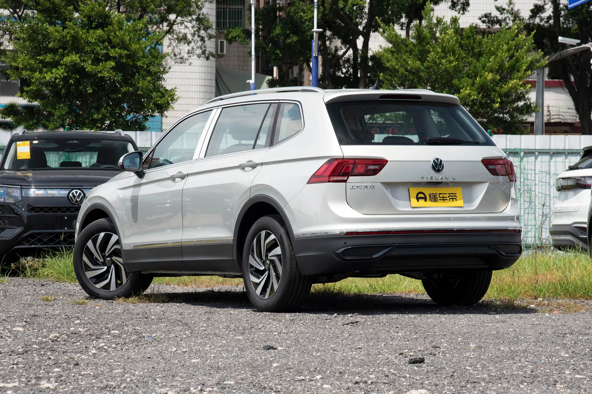  Tiguan L Outstanding 300 TSI FWD Dragon Teng