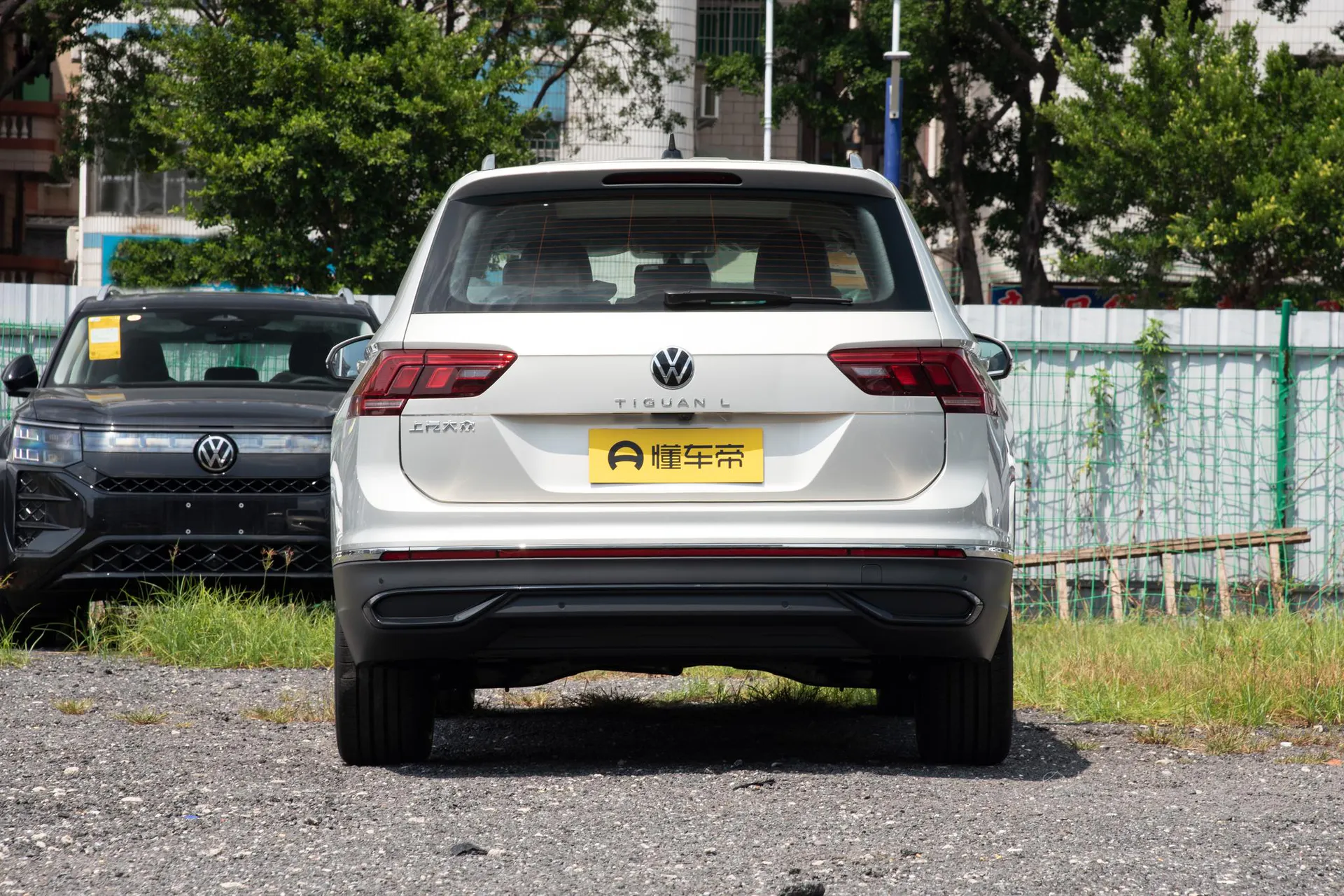  Tiguan L Outstanding 300 TSI FWD Dragon Teng