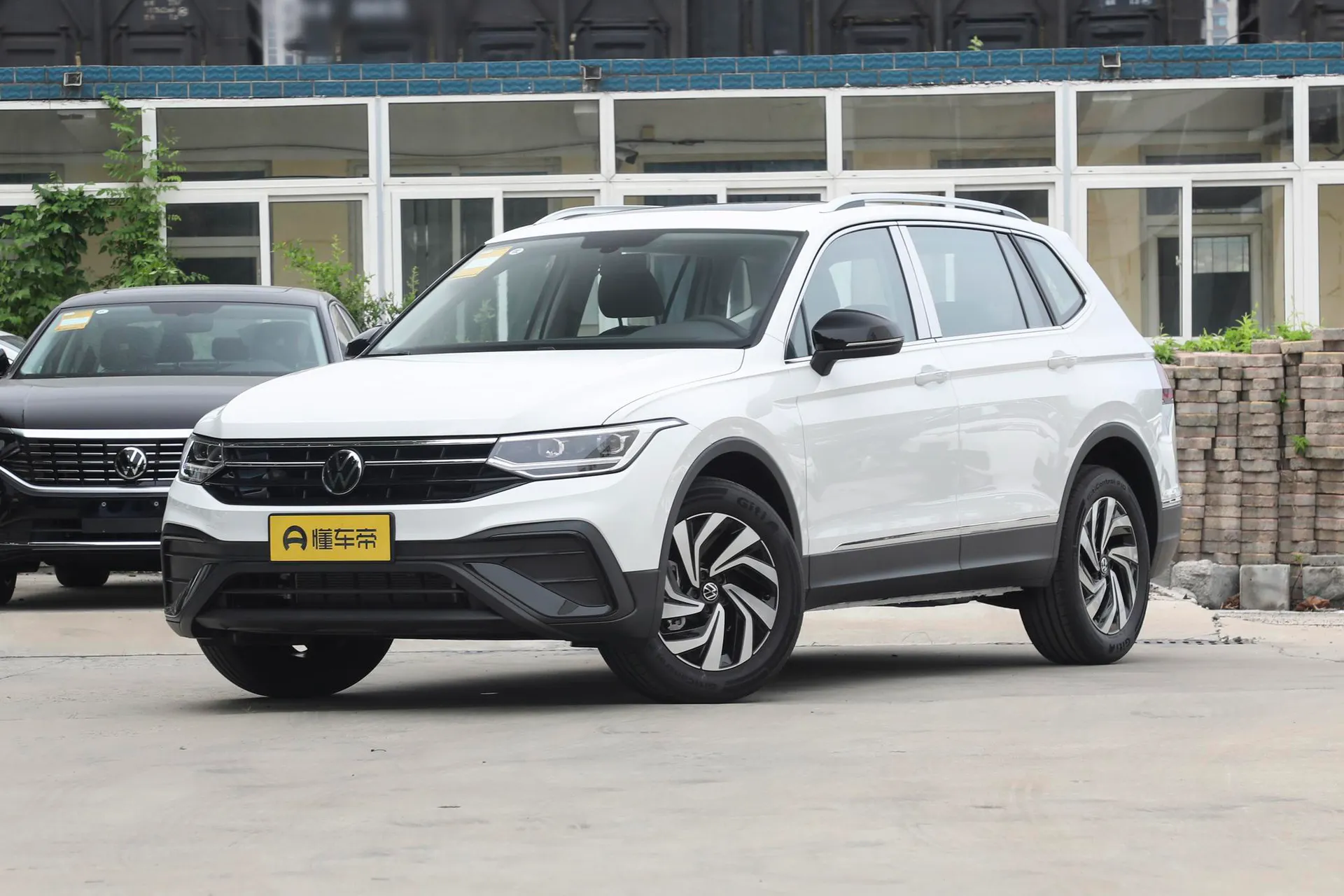  Tiguan L Outstanding 300 TSI FWD Dragon Teng