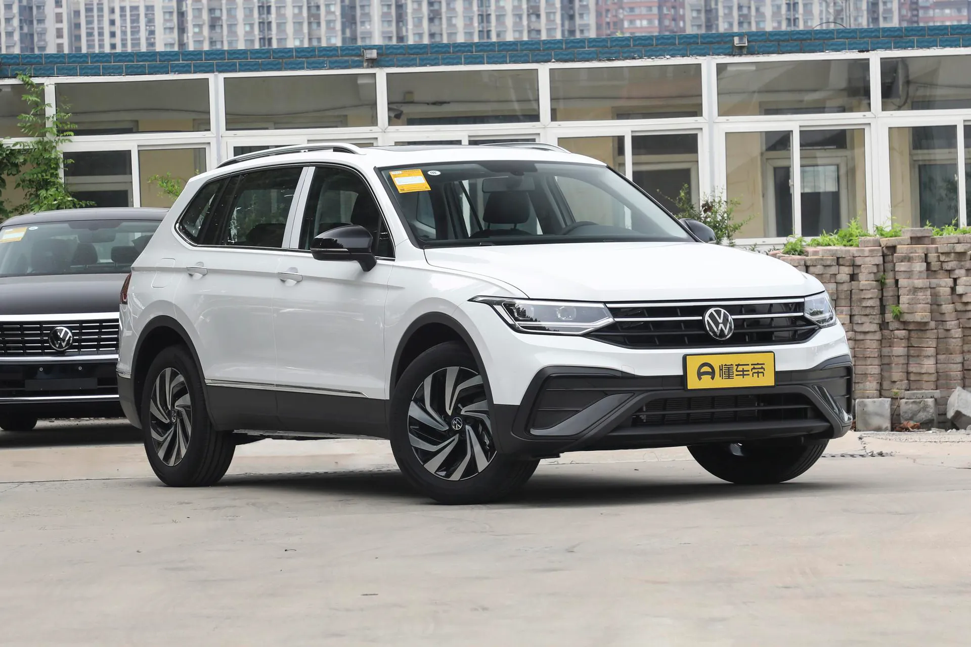  Tiguan L Outstanding 300 TSI FWD Dragon Teng