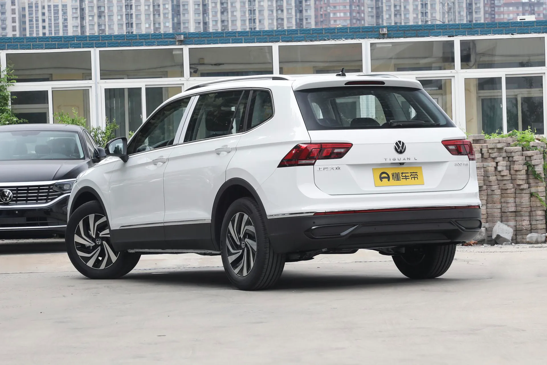  Tiguan L Outstanding 300 TSI FWD Dragon Teng