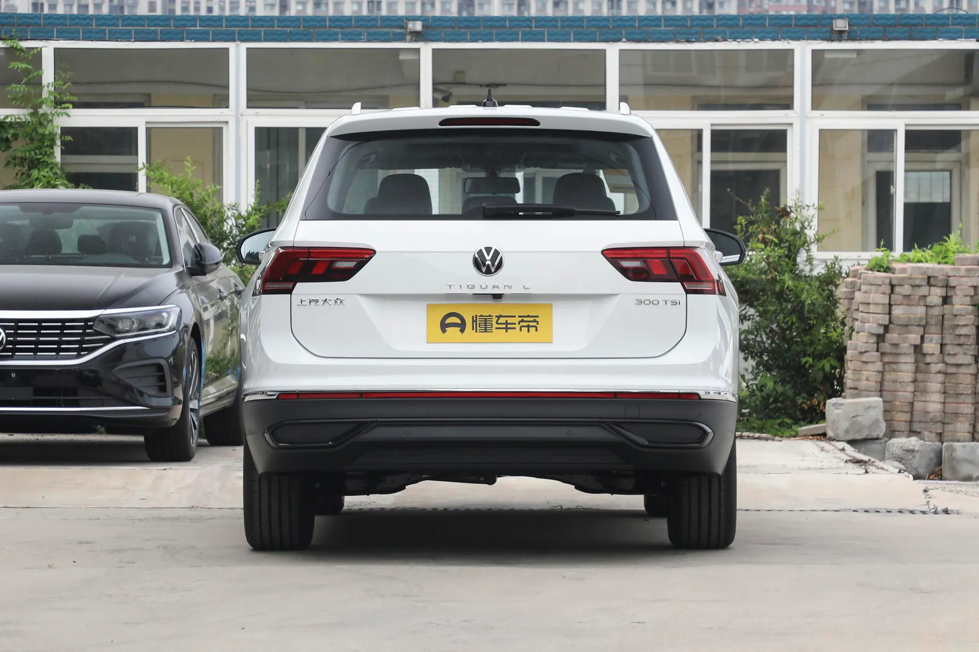  Tiguan L Outstanding 300 TSI FWD Dragon Teng
