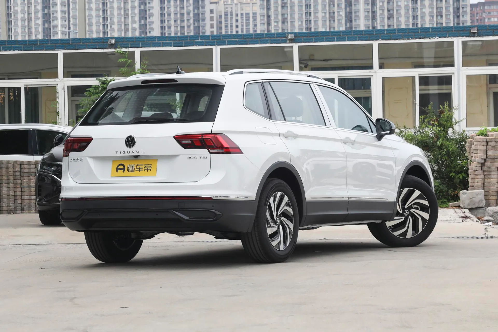  Tiguan L Outstanding 300 TSI FWD Dragon Teng