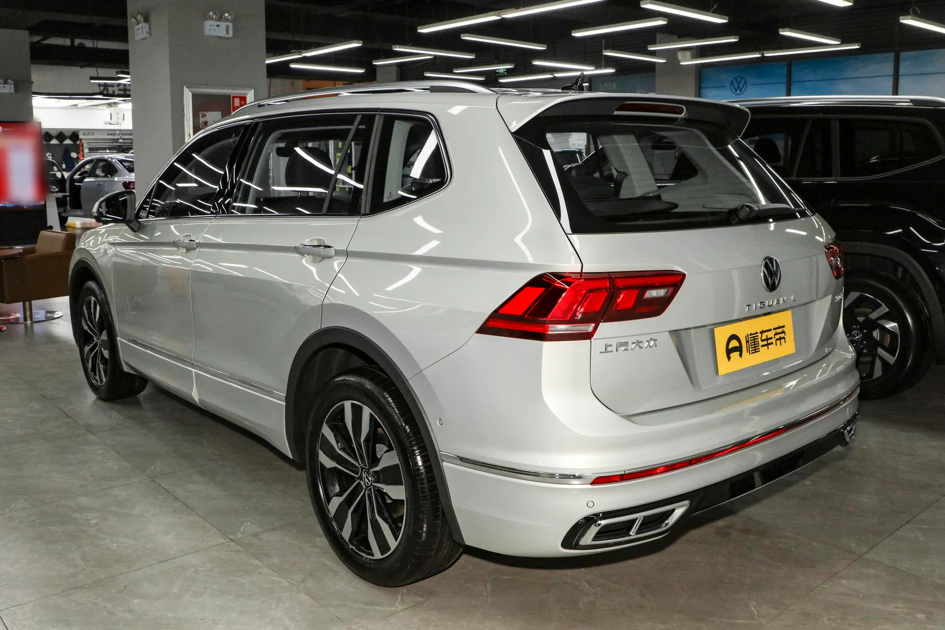  Tiguan L Outstanding 330 TSI FWD R-Line Dragon Yao