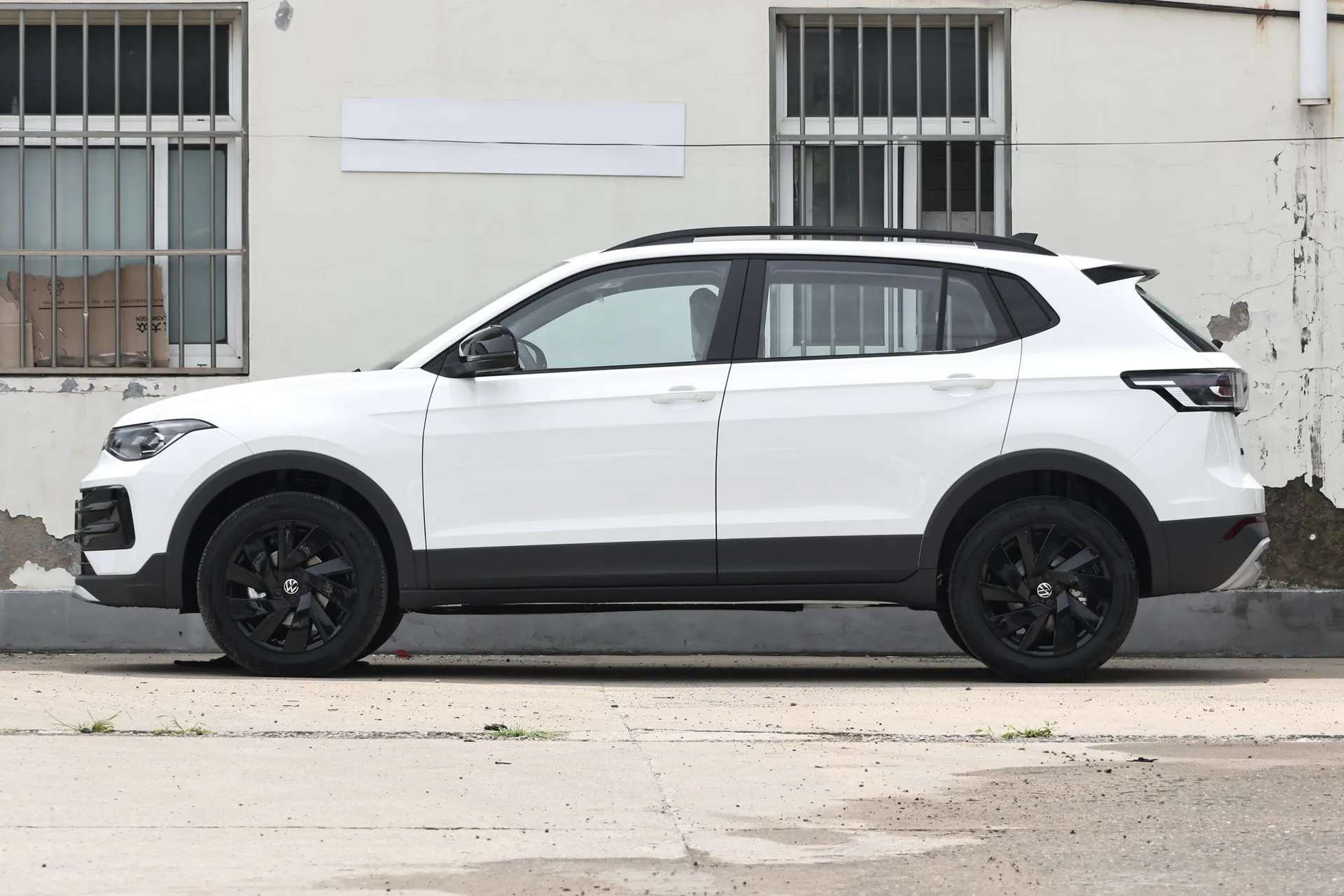  Tharu Xinrui 300 TSI Ruiyi