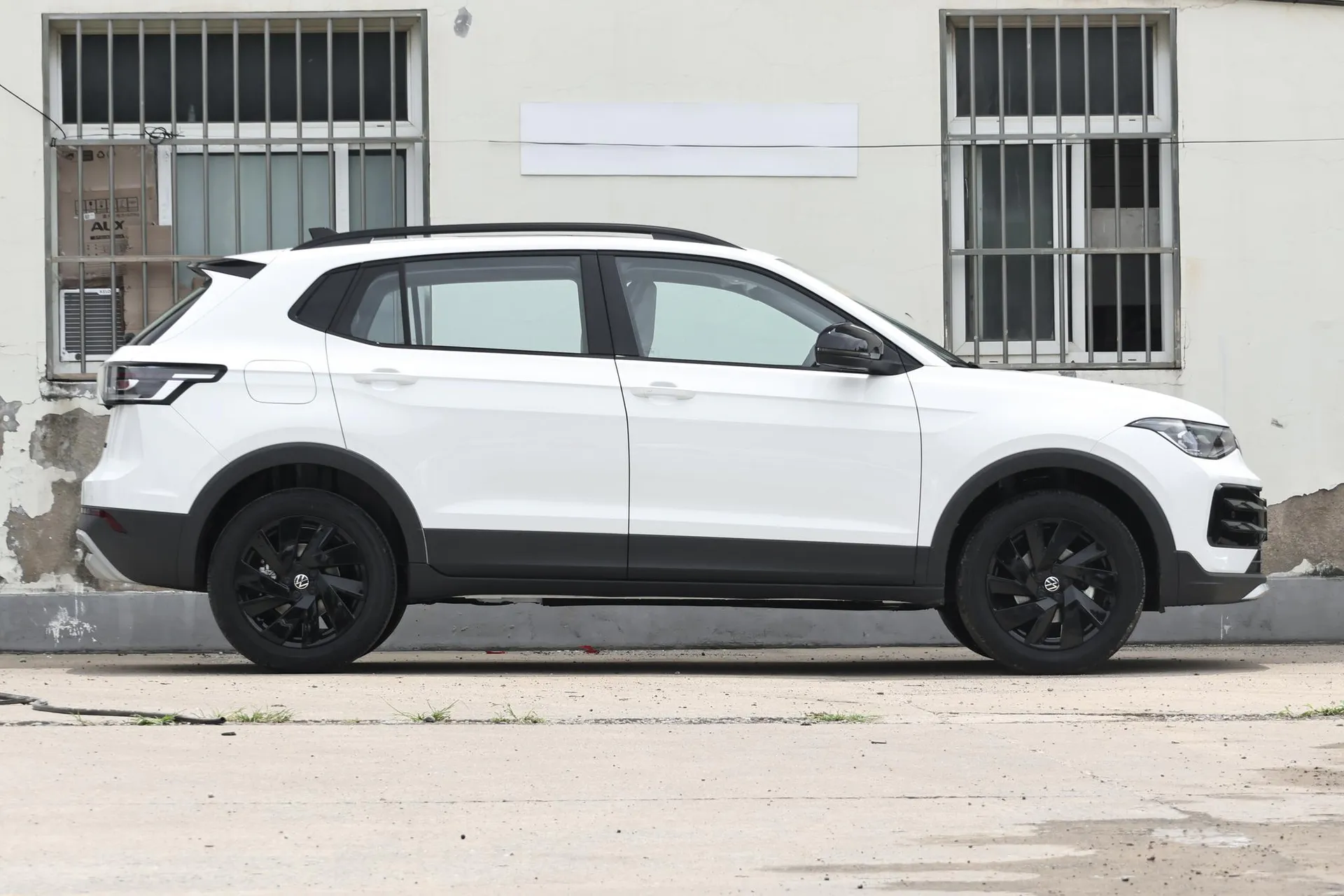  Tharu Xinrui 300 TSI Ruiyi