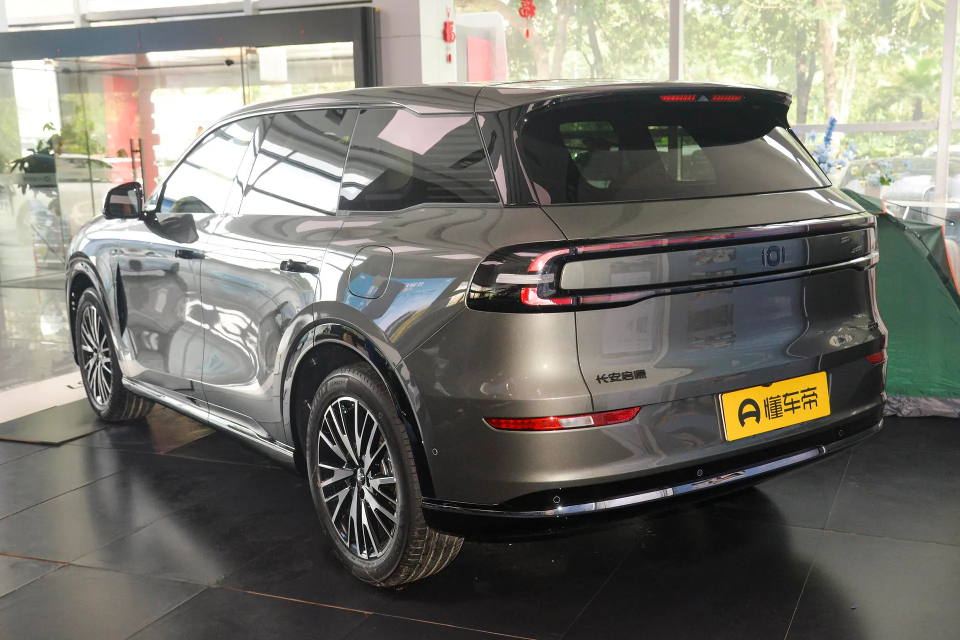  Q07 215 Flagship Plus