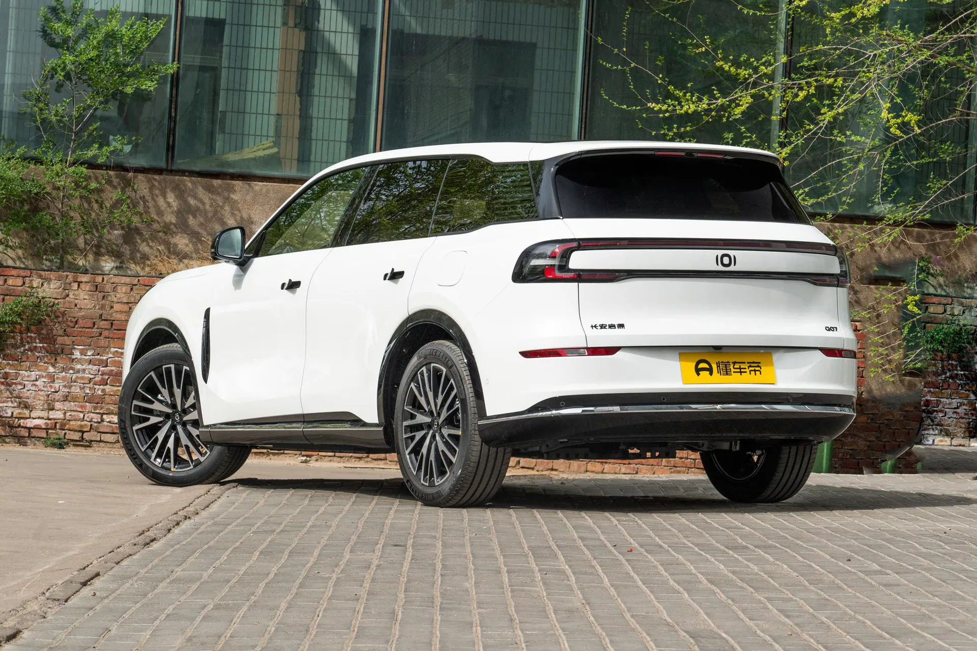  Q07 215 Flagship Plus