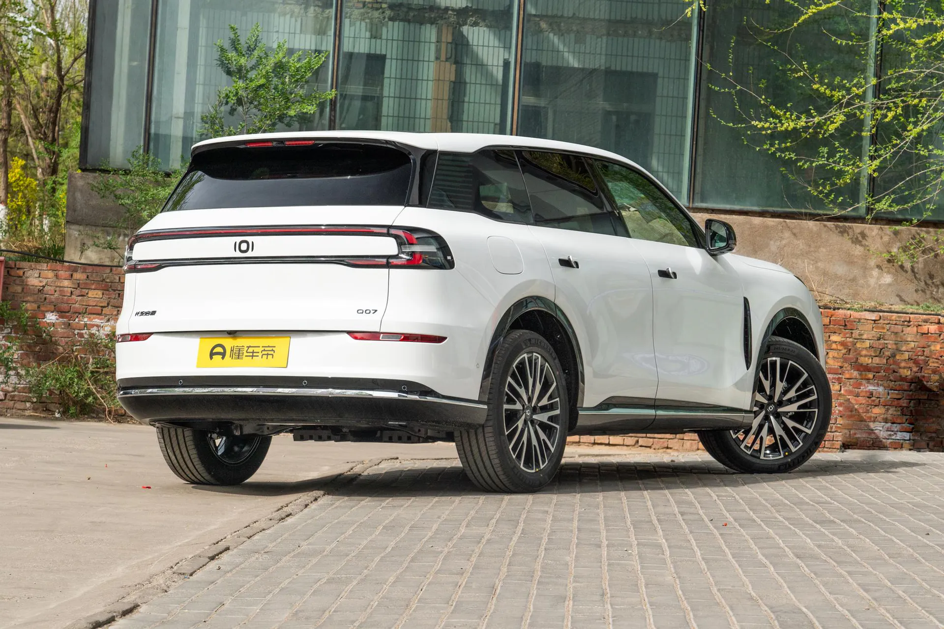  Q07 215 Flagship Plus