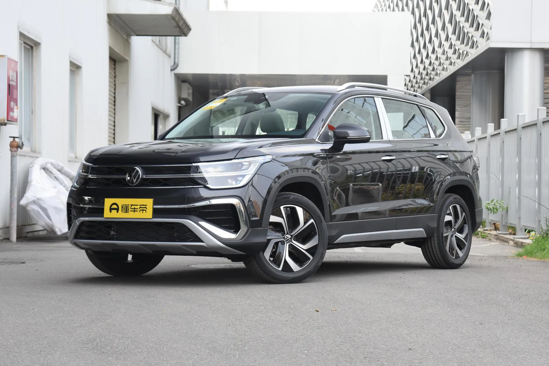  Tharu 300 TSI FWD Full Moon
