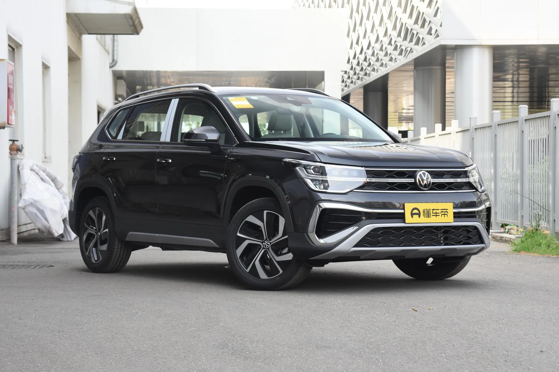  Tharu 300 TSI FWD Full Moon