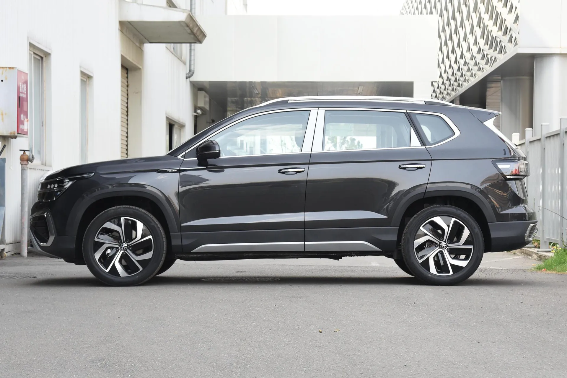  Tharu 300 TSI FWD Full Moon
