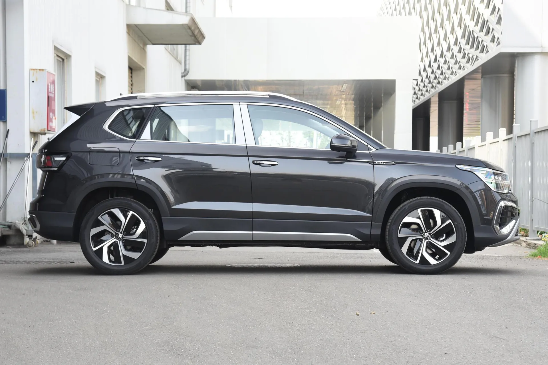  Tharu 300 TSI FWD Full Moon