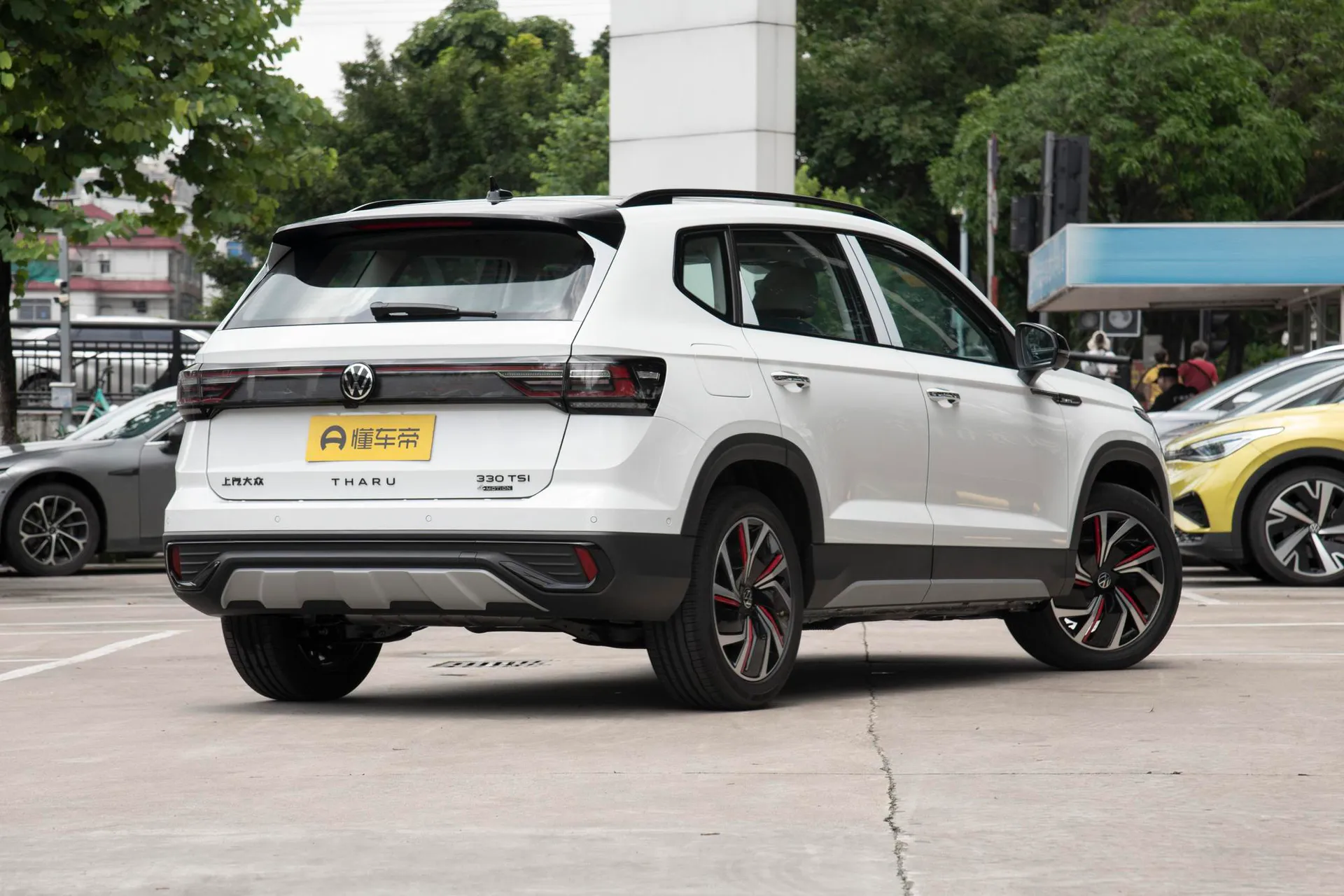  Tharu 330 TSI AWD Yuezun
