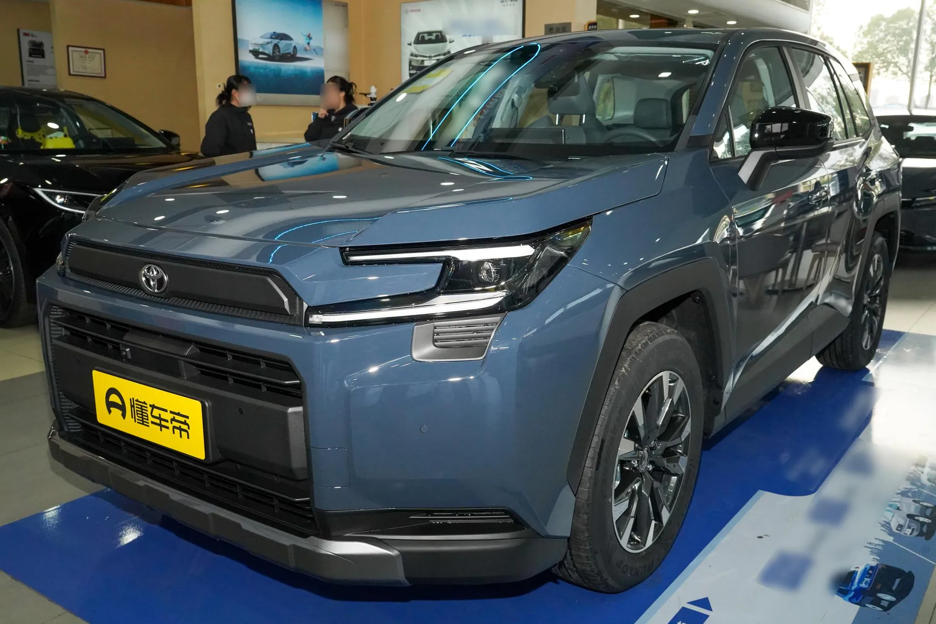  RAV4 2.0L FWD Luxury