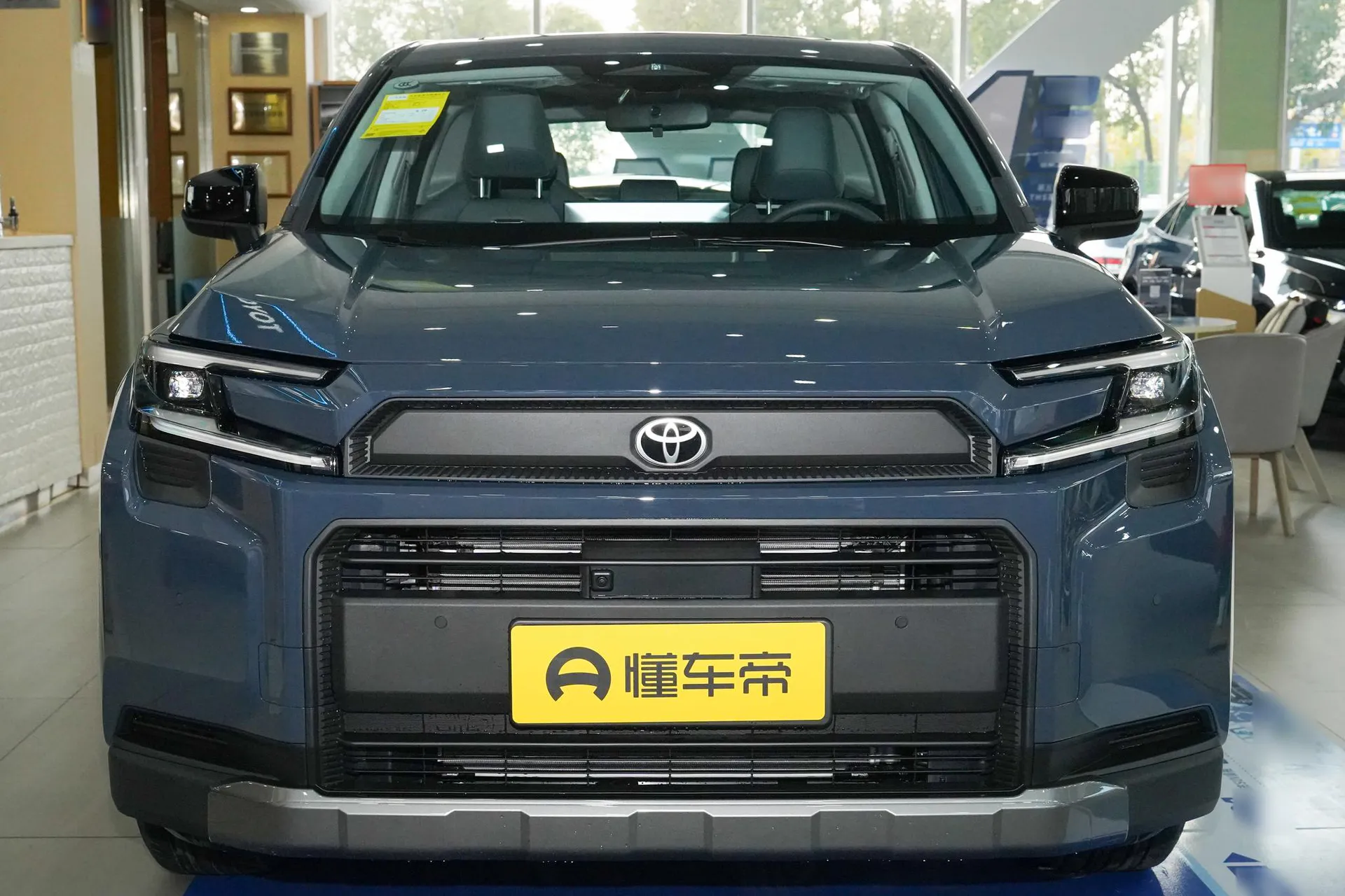  RAV4 2.0L FWD Luxury