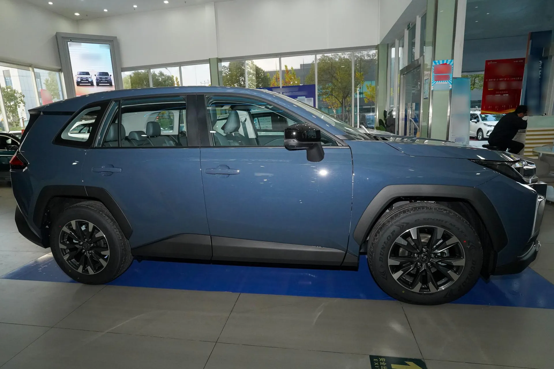  RAV4 2.0L FWD Luxury