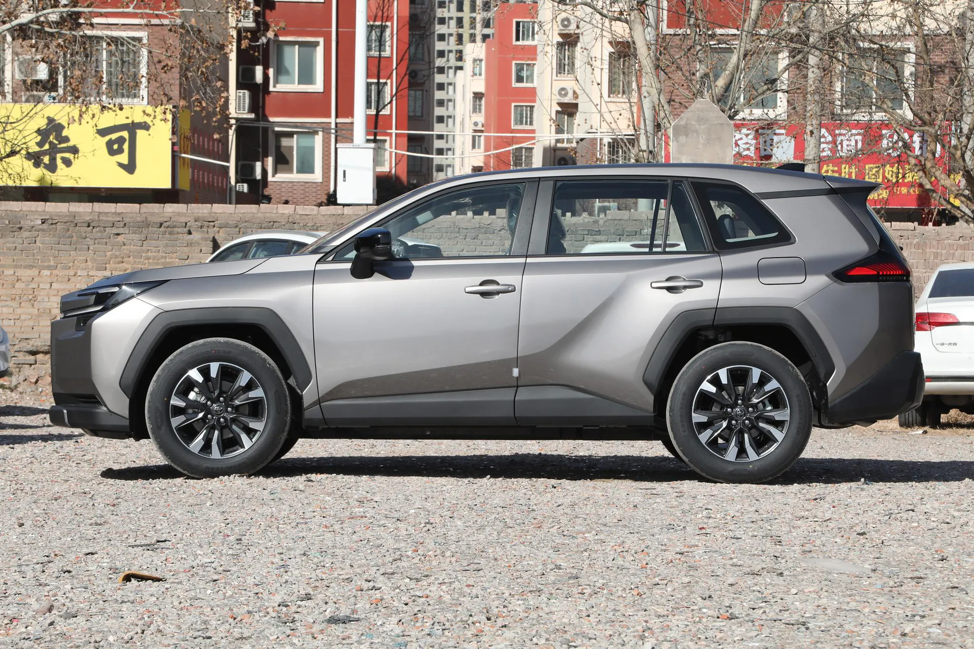  RAV4 2.0L FWD Luxury