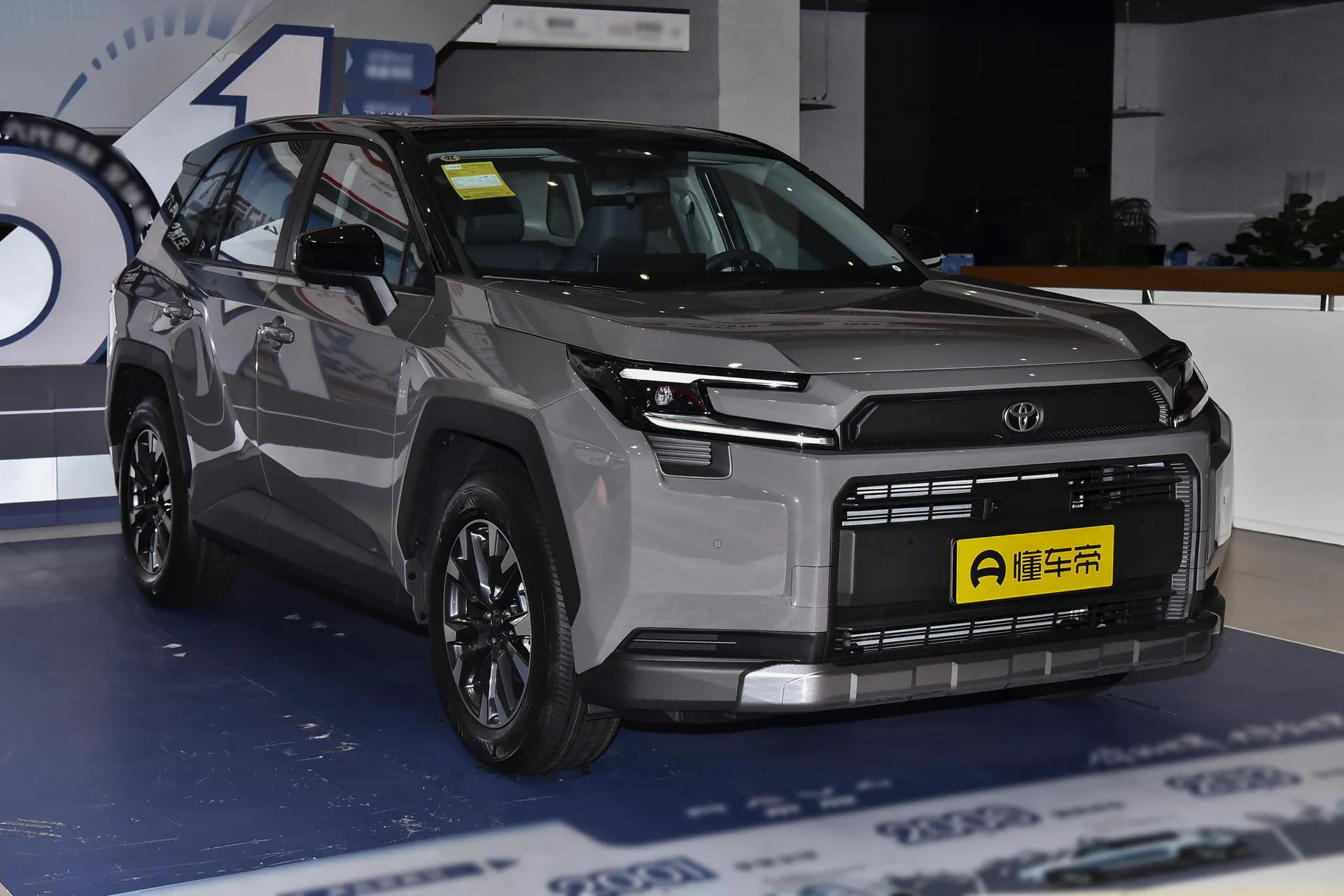 RAV4 2.0L FWD Luxury