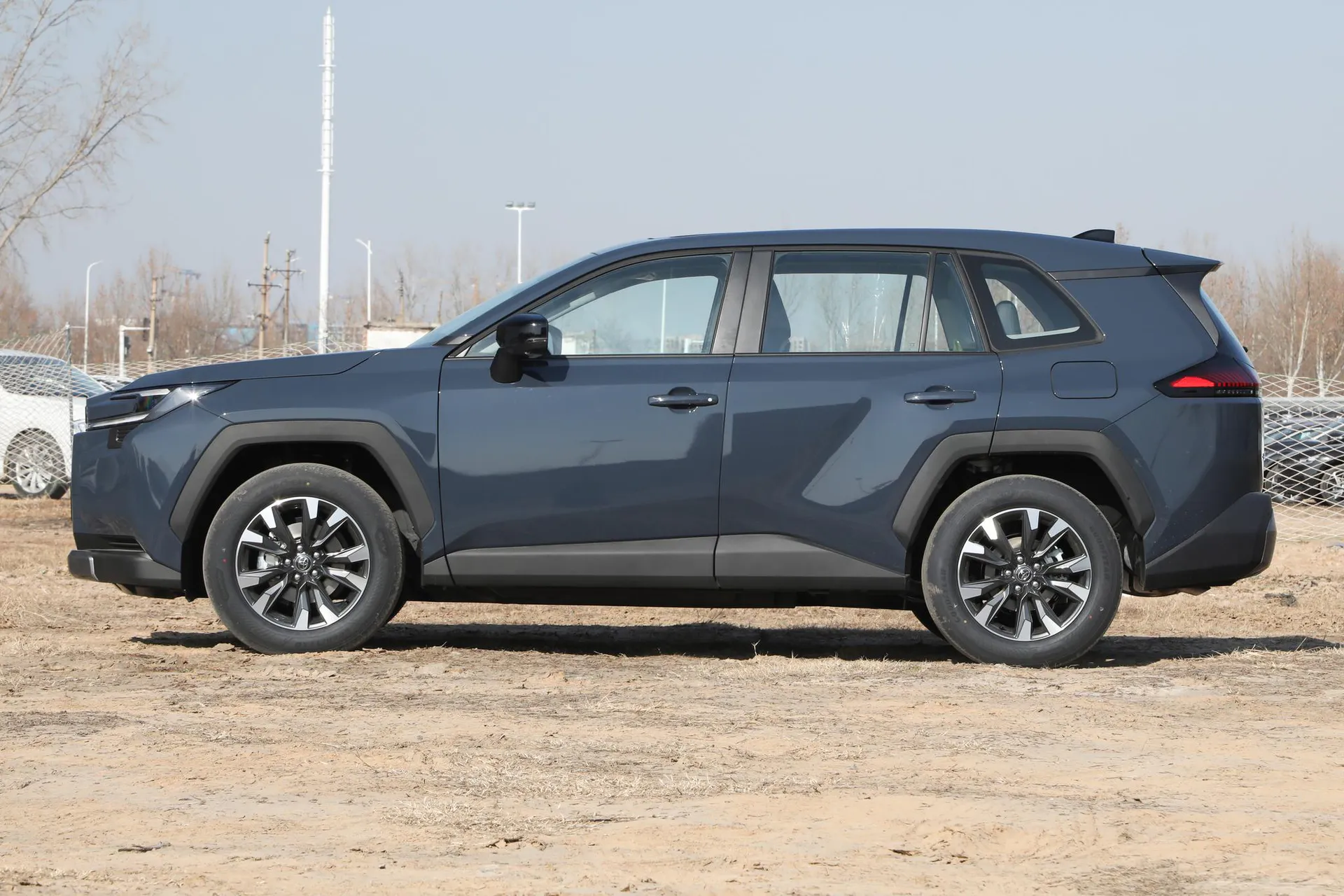  RAV4 Hybrid 2.0L FWD Luxury