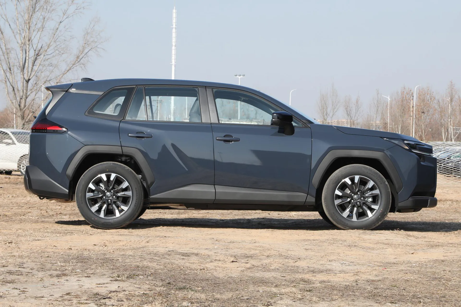  RAV4 Hybrid 2.0L FWD Luxury