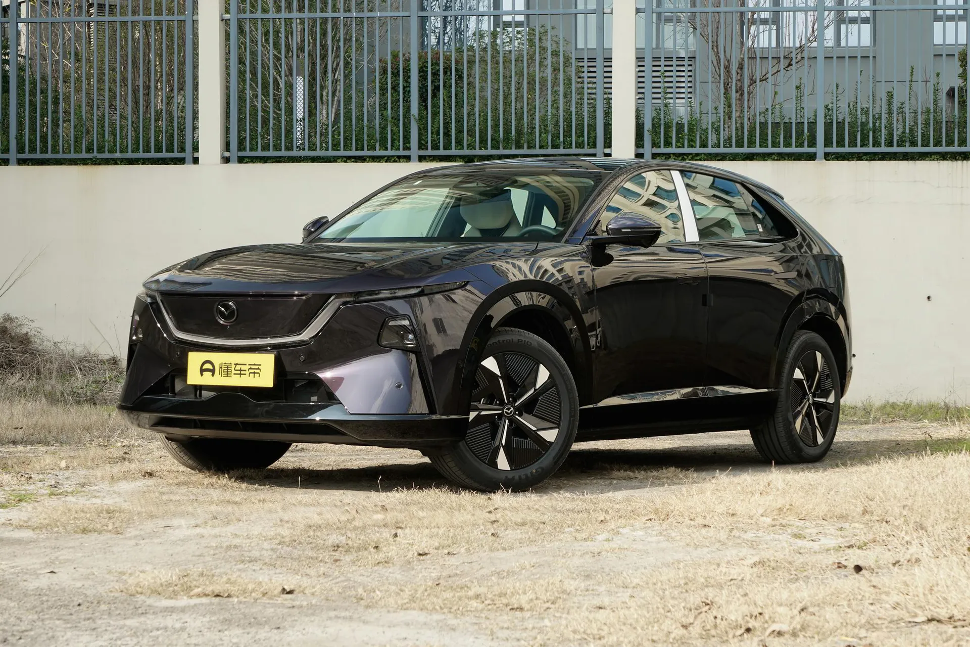 Внедорожник Mazda EZ-60 Range Extender 200 Pro (2026)