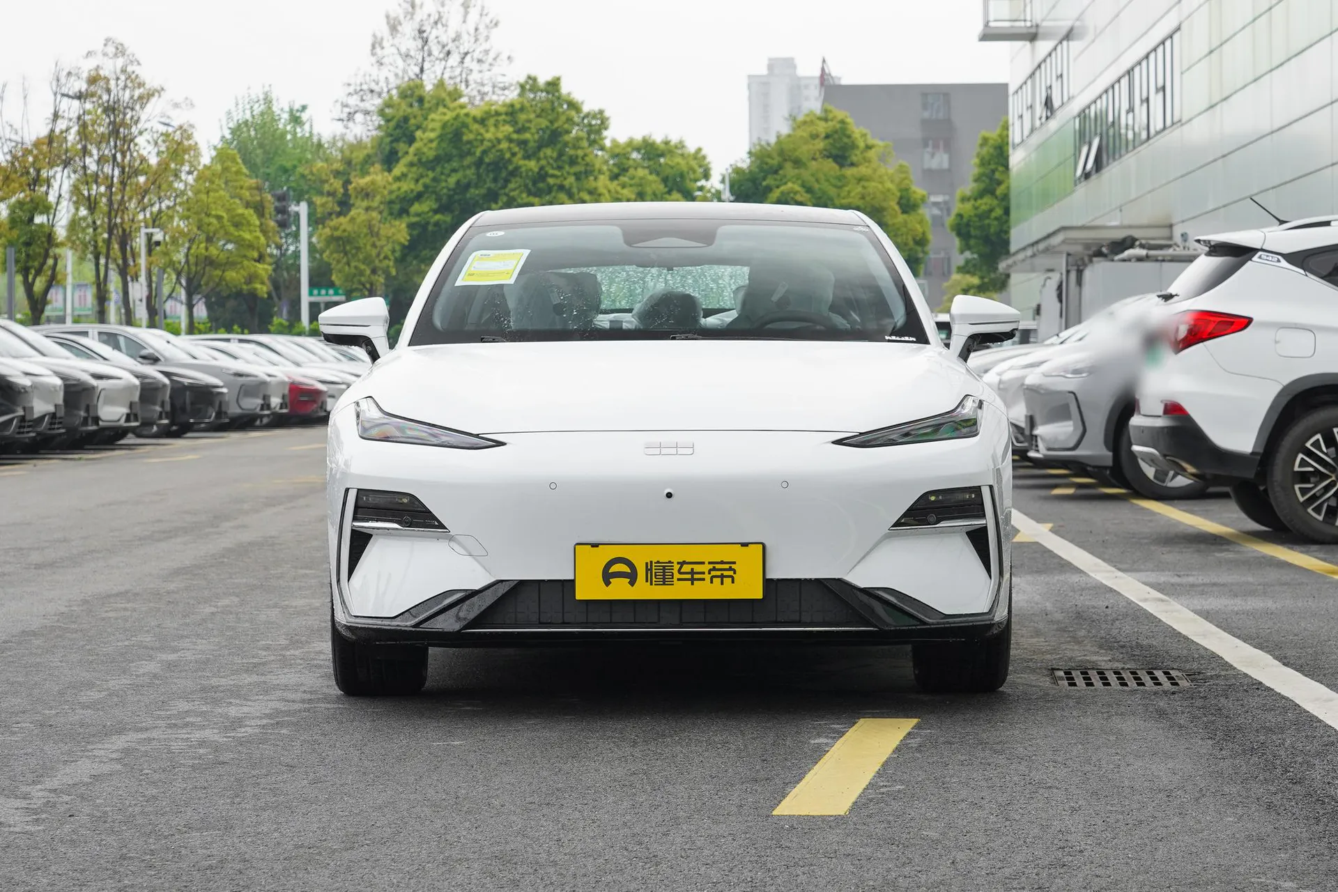  E8 575km Departure