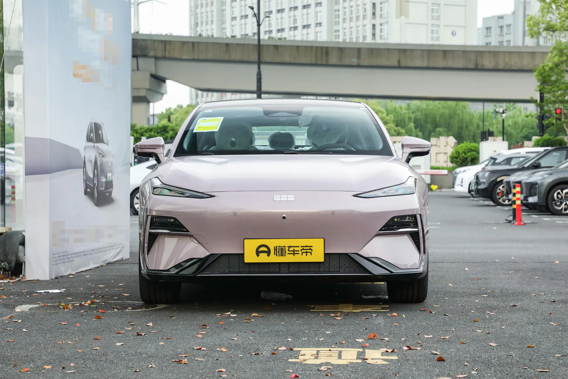  E8 575km Departure